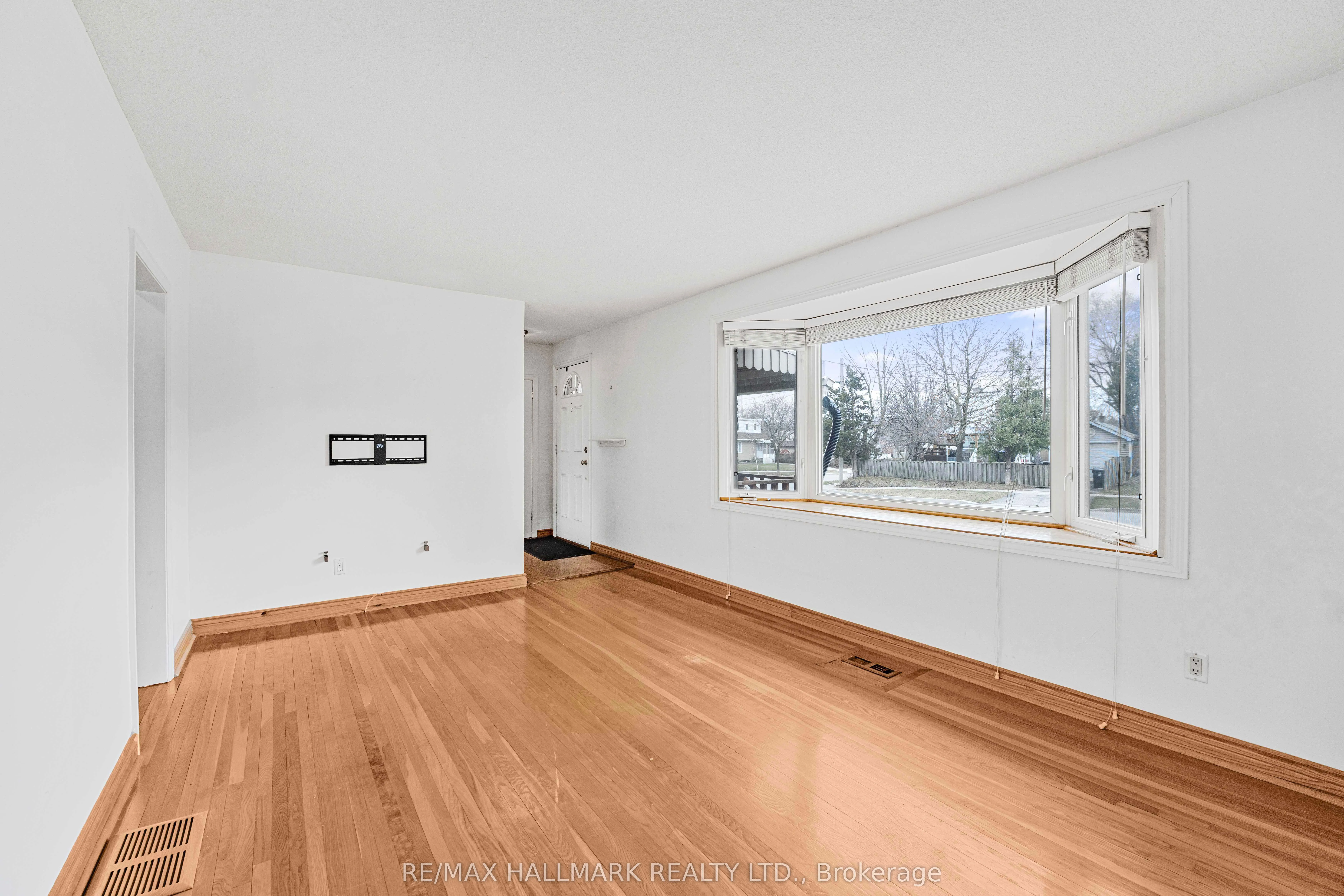 17 Tofield Crescent