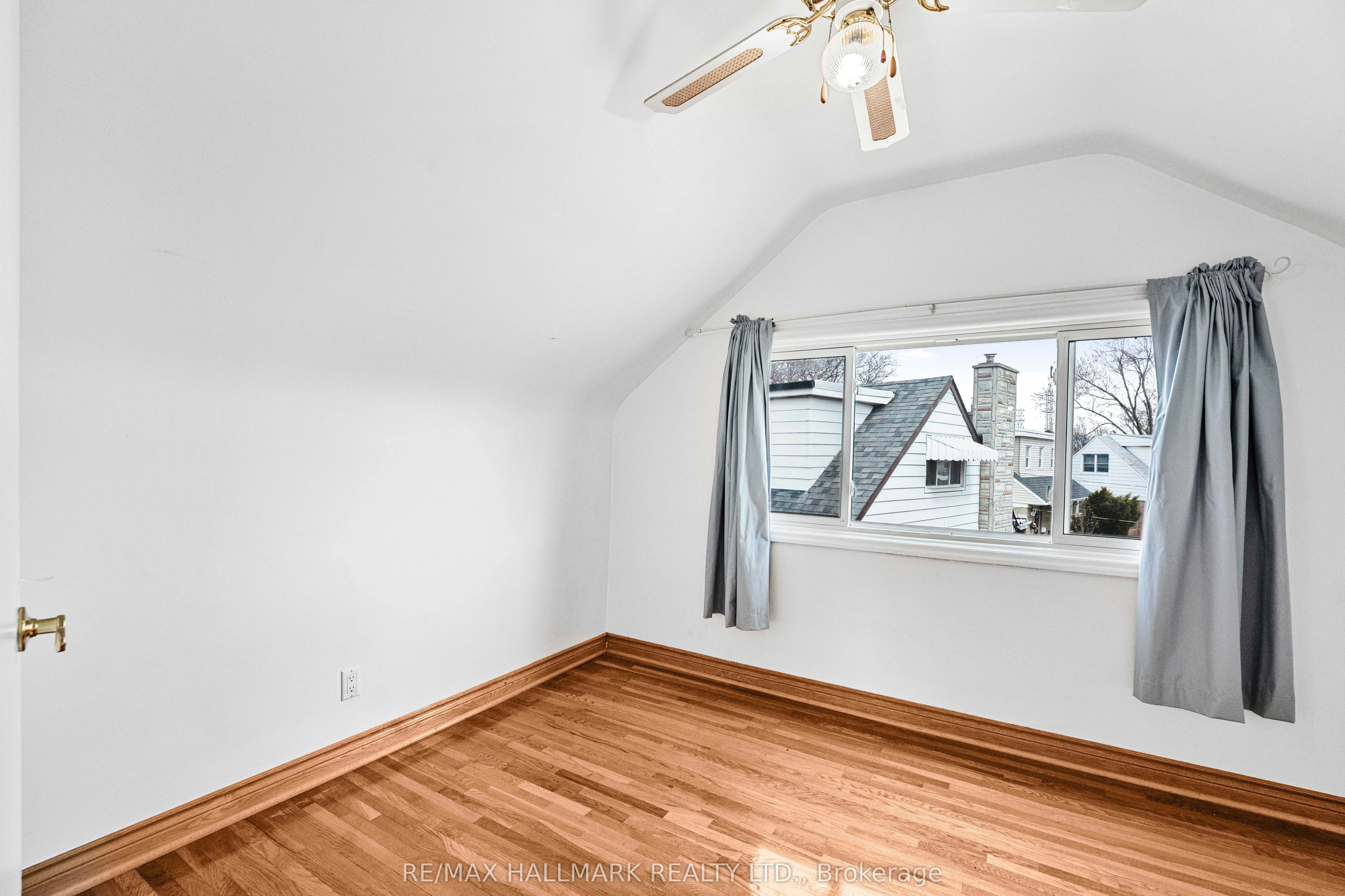 17 Tofield Crescent