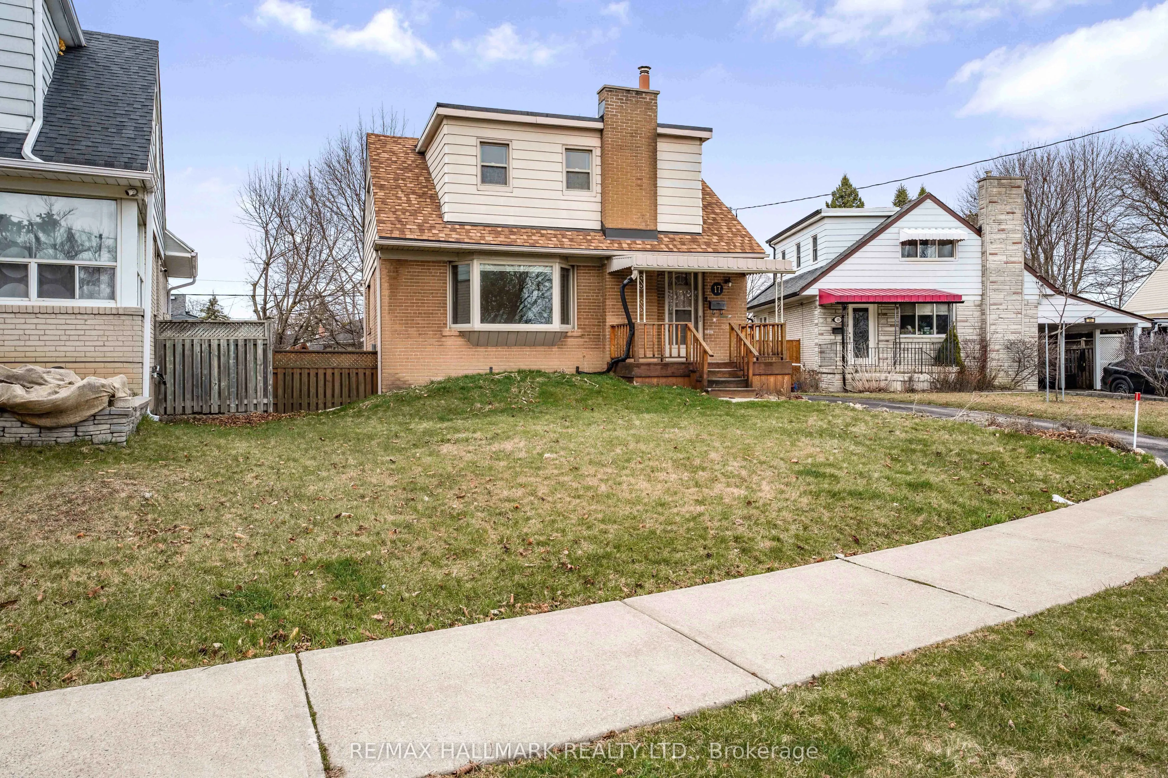 17 Tofield Crescent