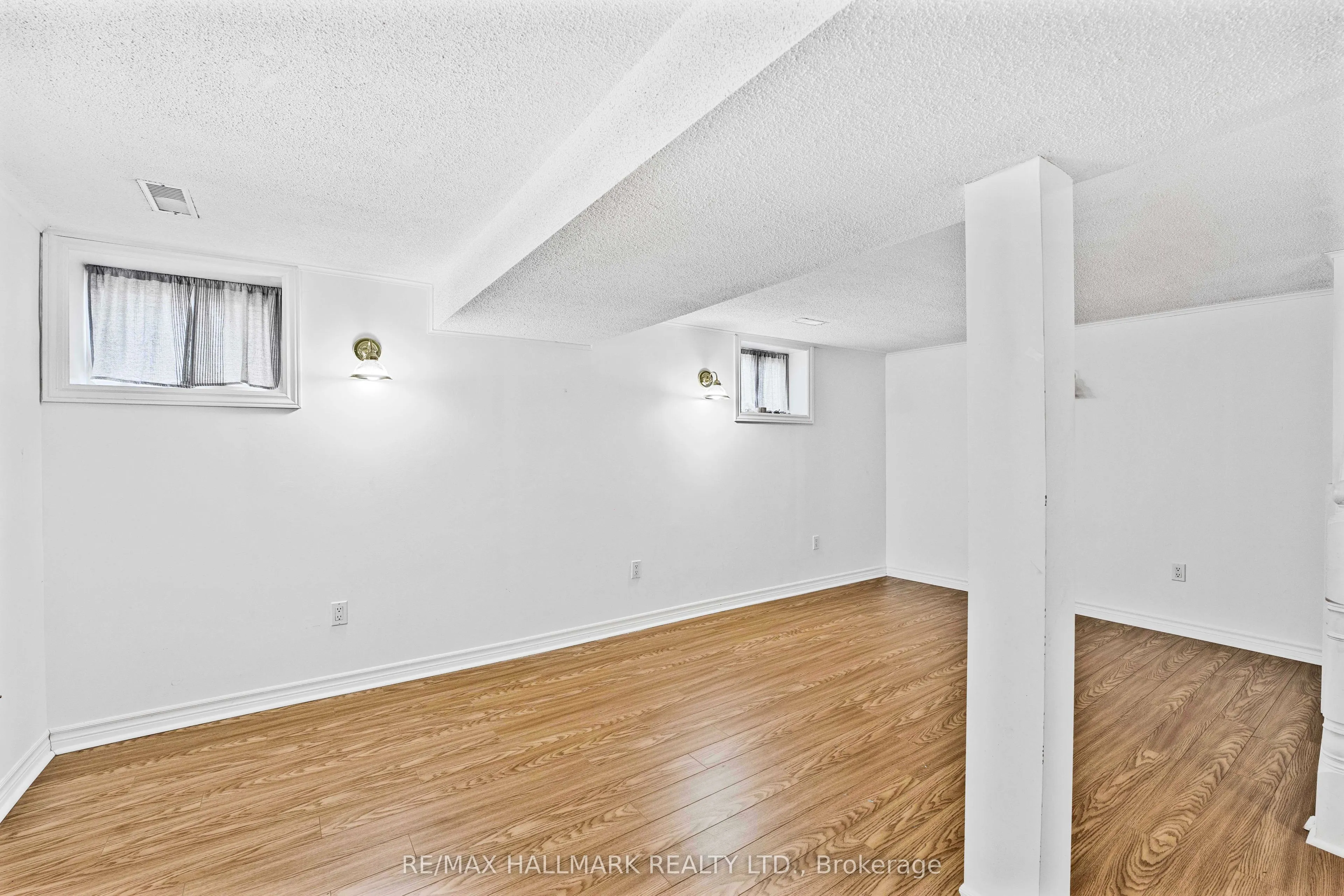 17 Tofield Crescent