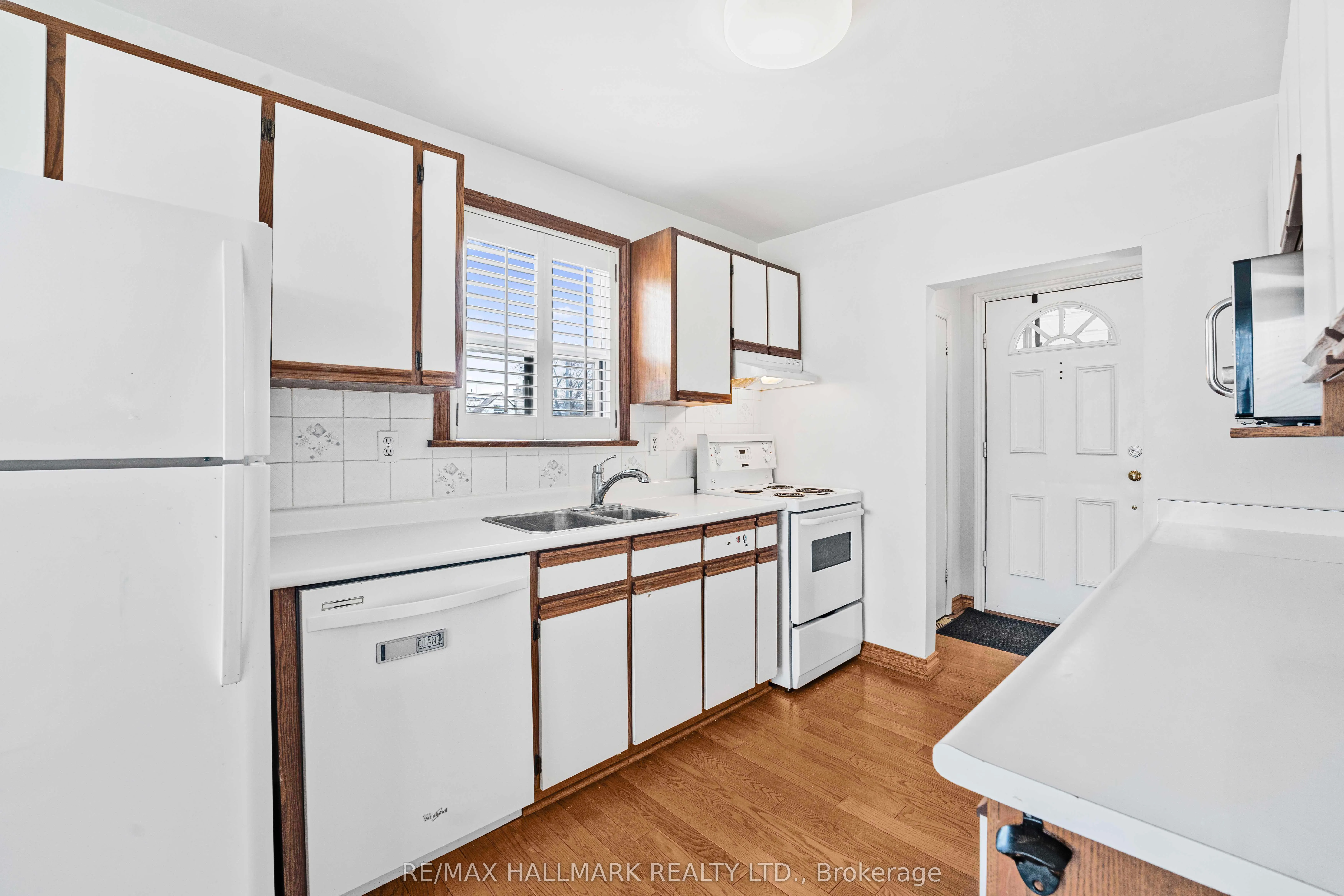 17 Tofield Crescent