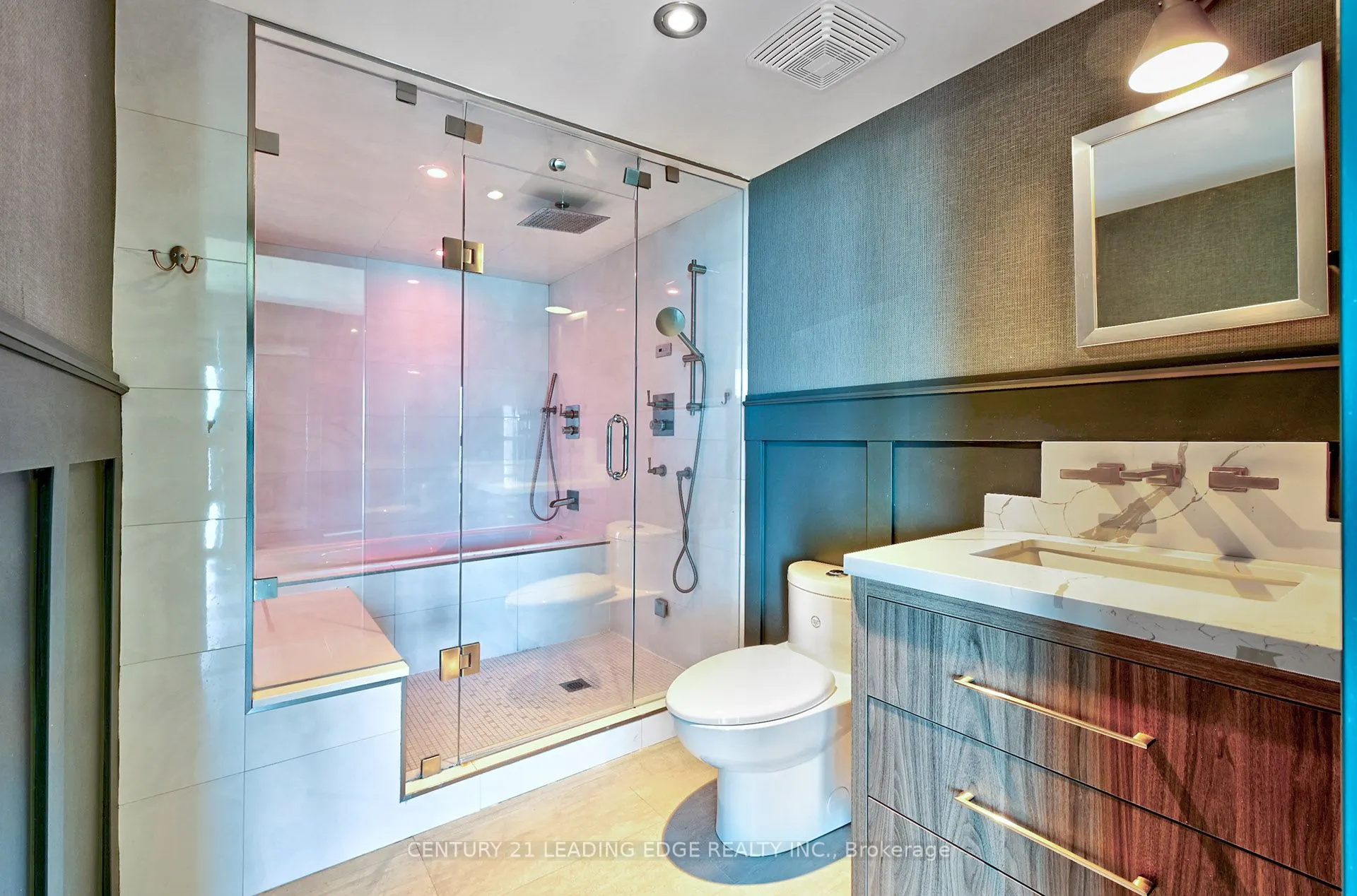 155 Legion Road N, #2704