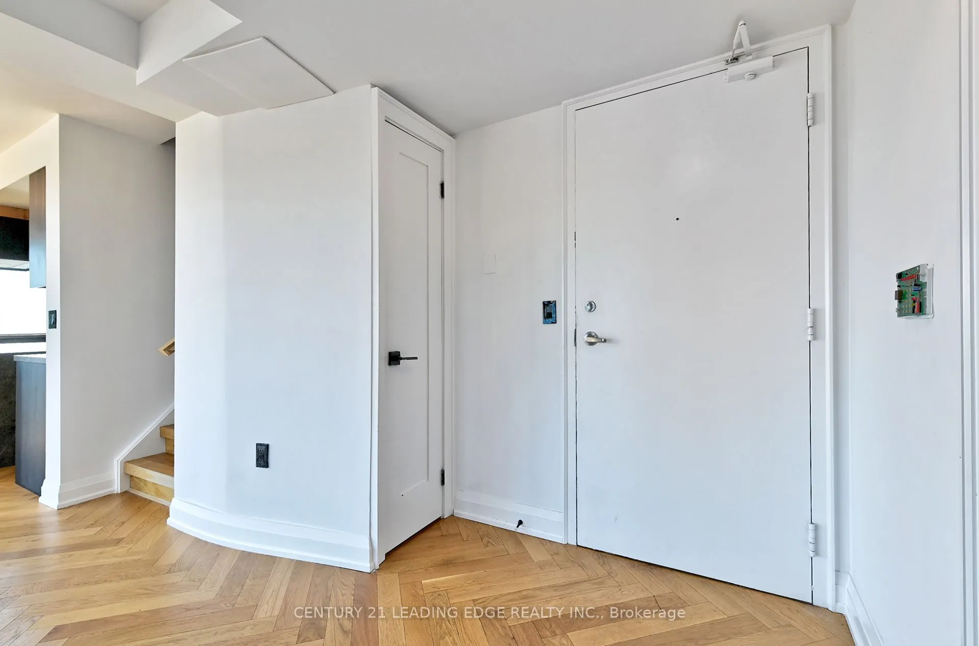 155 Legion Road N, #2704