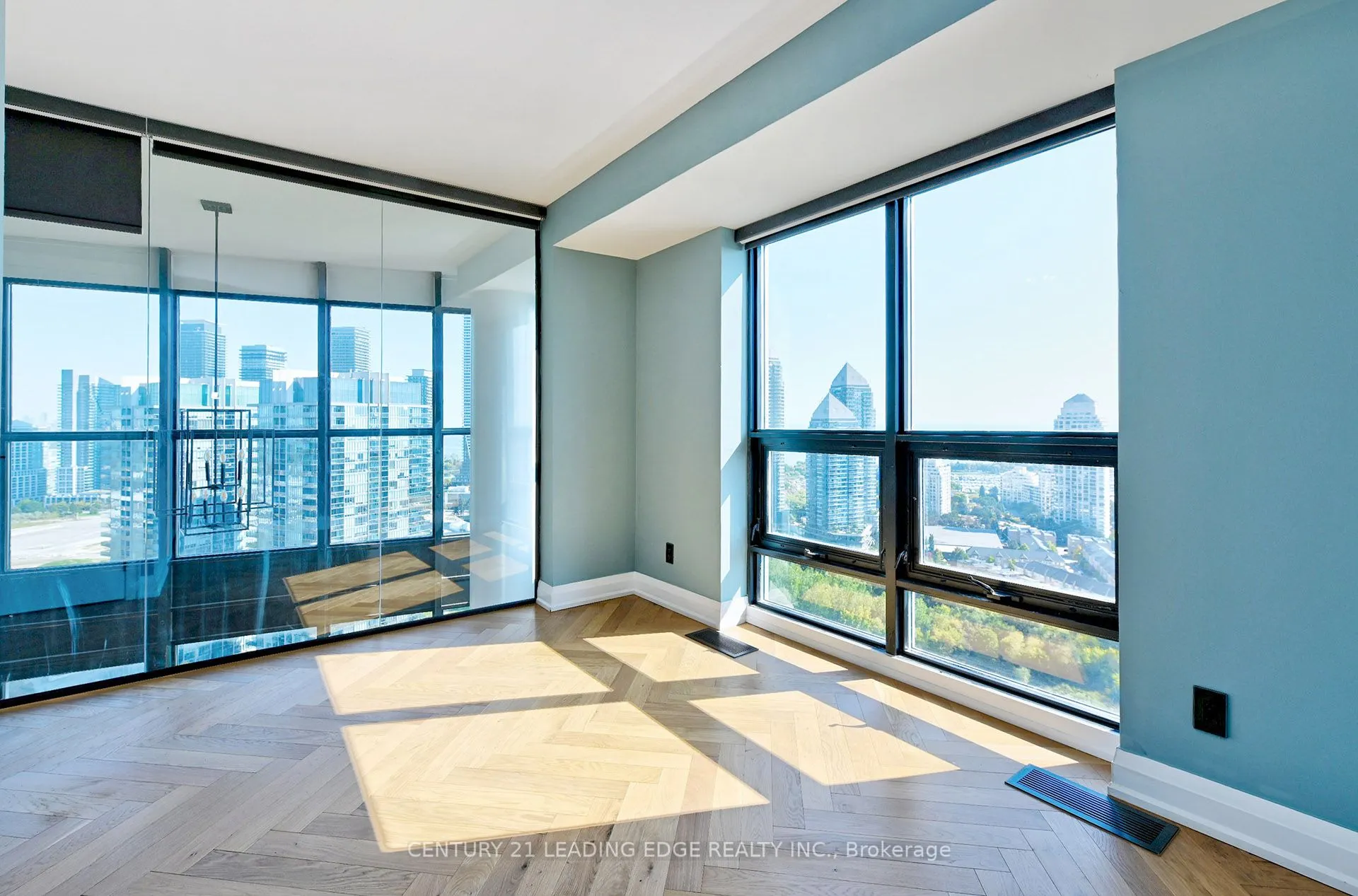 155 Legion Road N, #2704