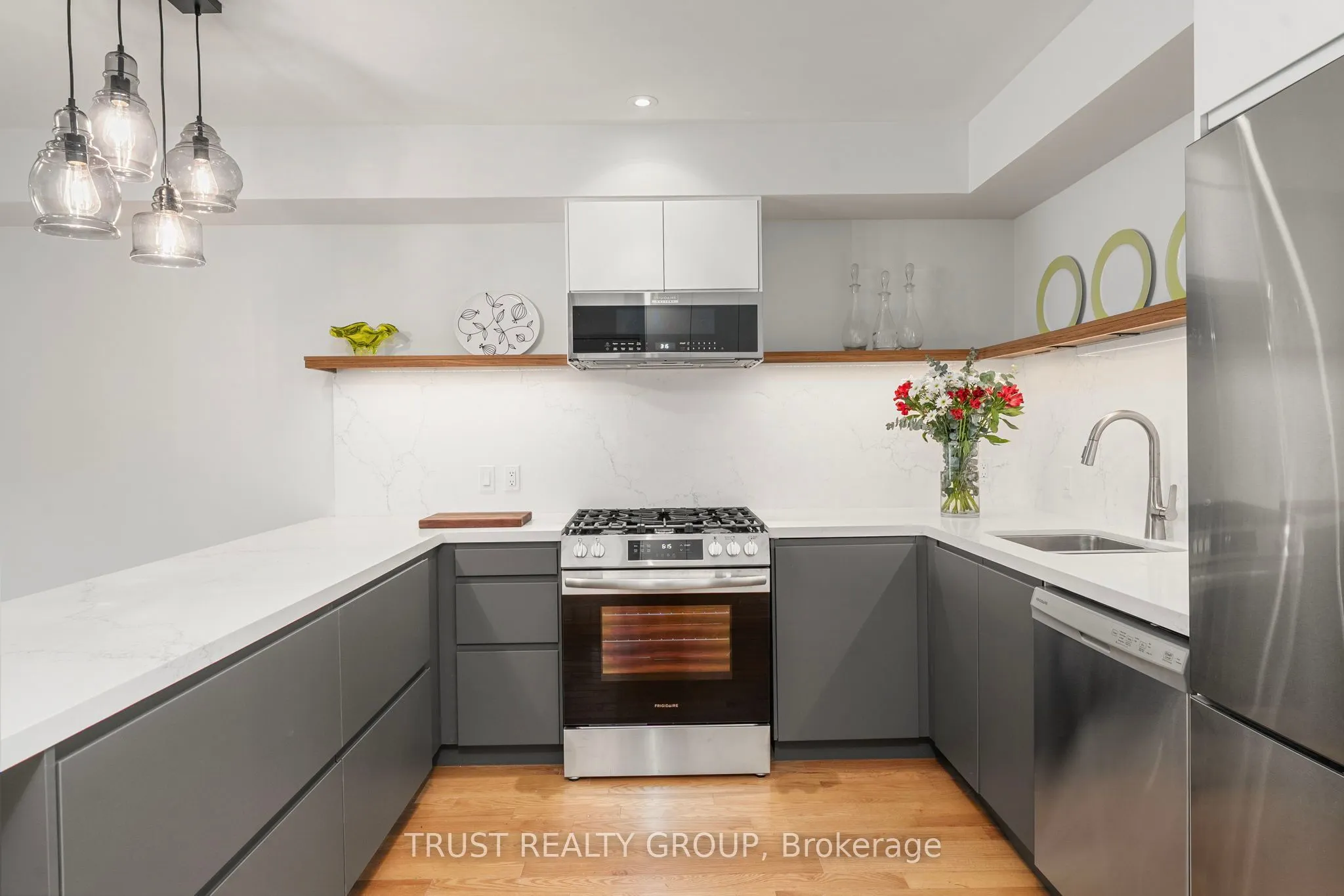 73 Indian Road, #Upper