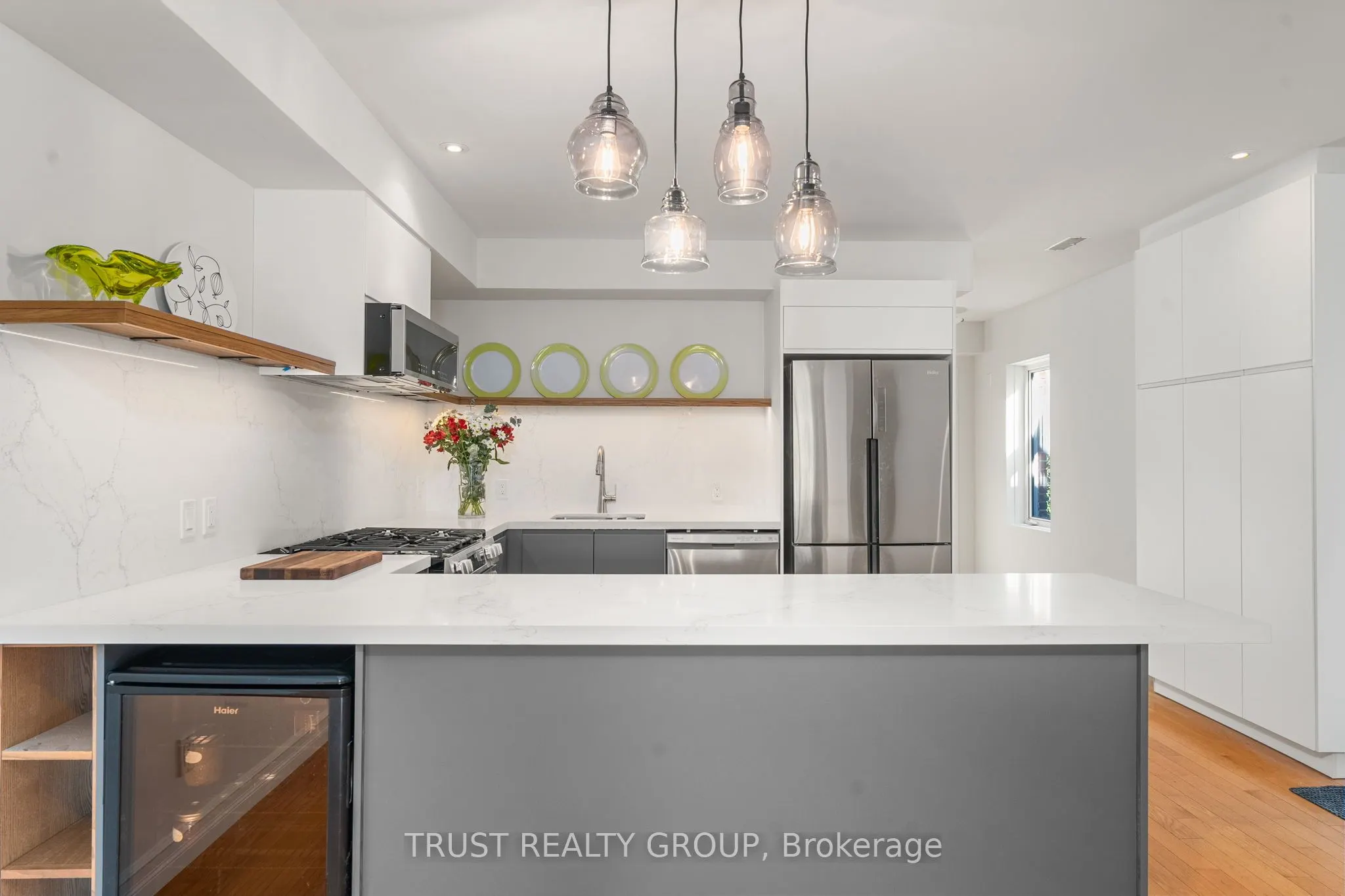 73 Indian Road, #Upper