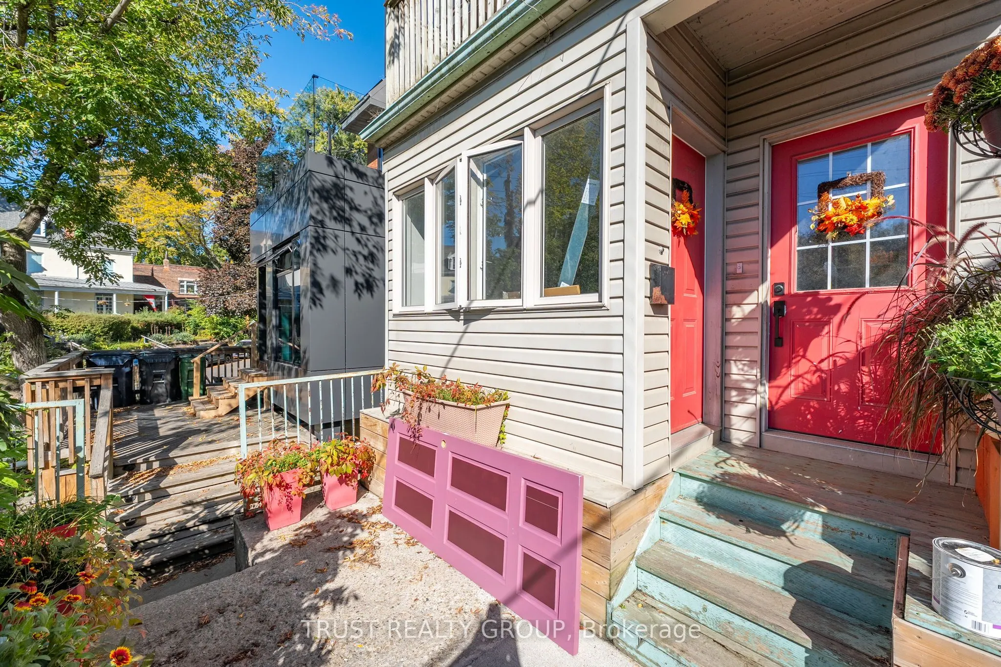 73 Indian Road, #Upper