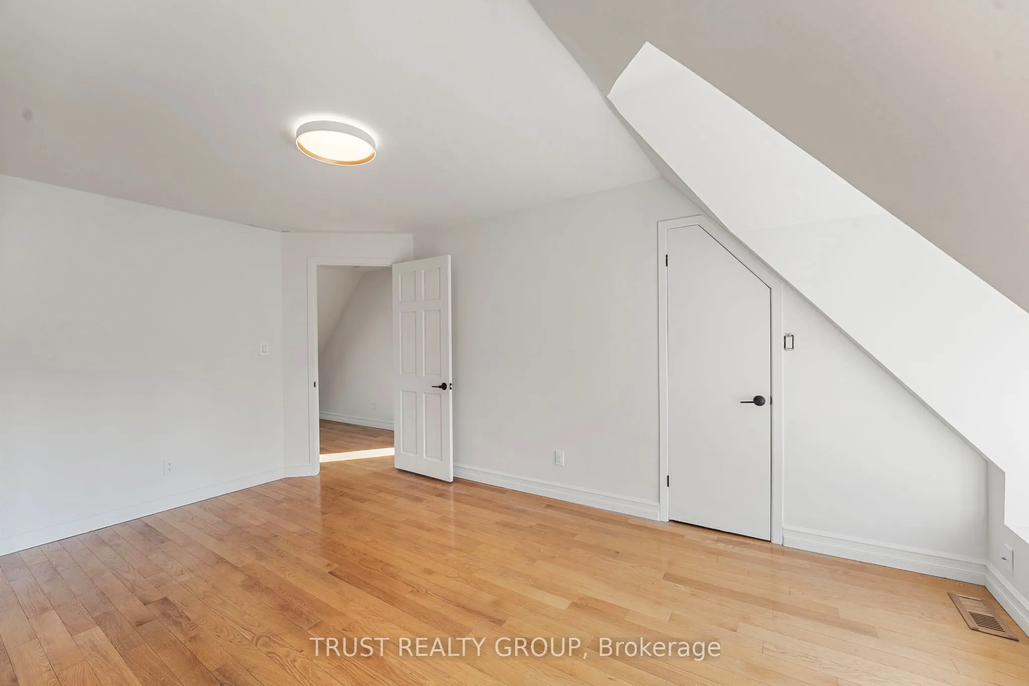 73 Indian Road, #Upper