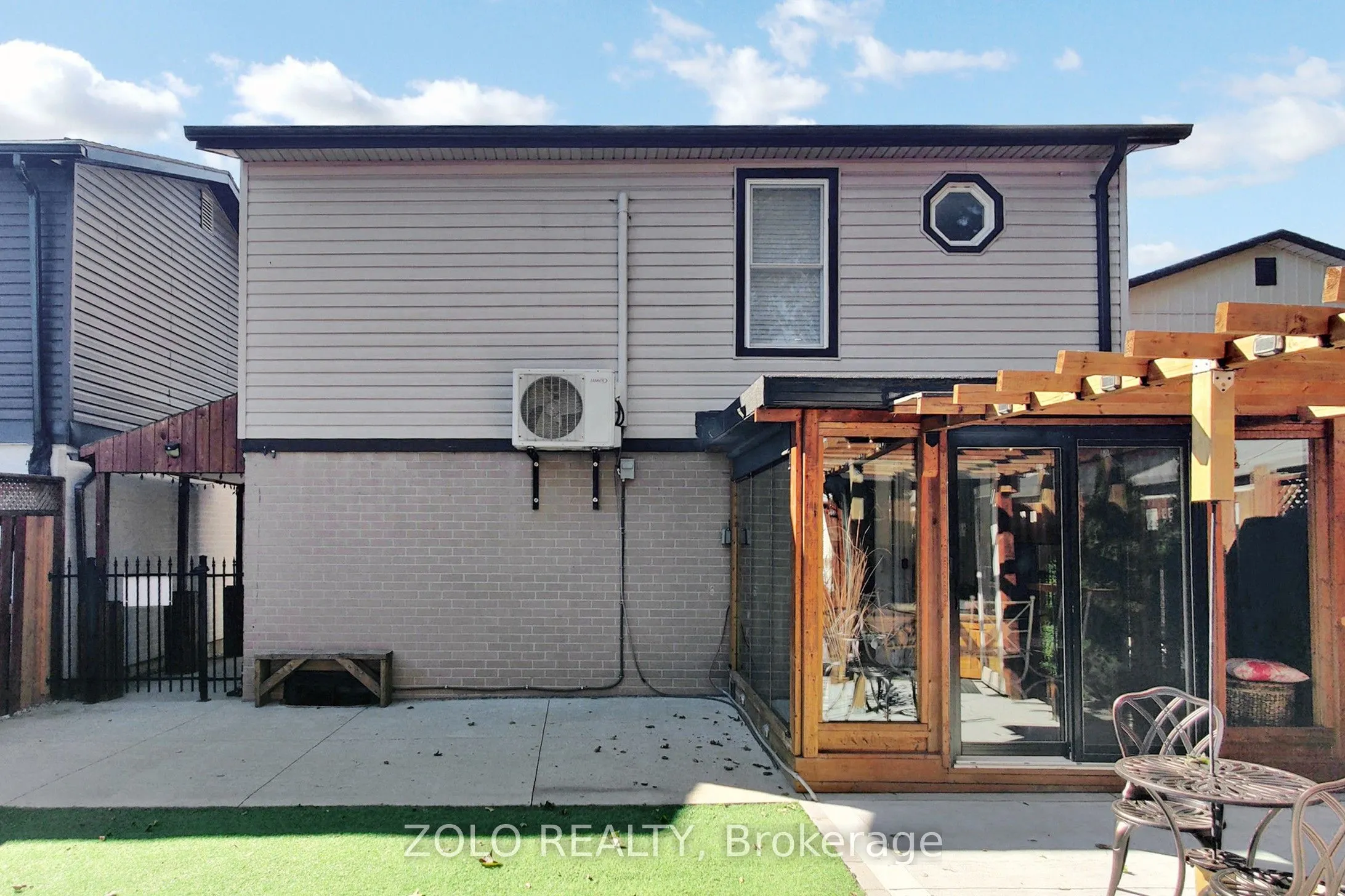 30 Greenbush Court