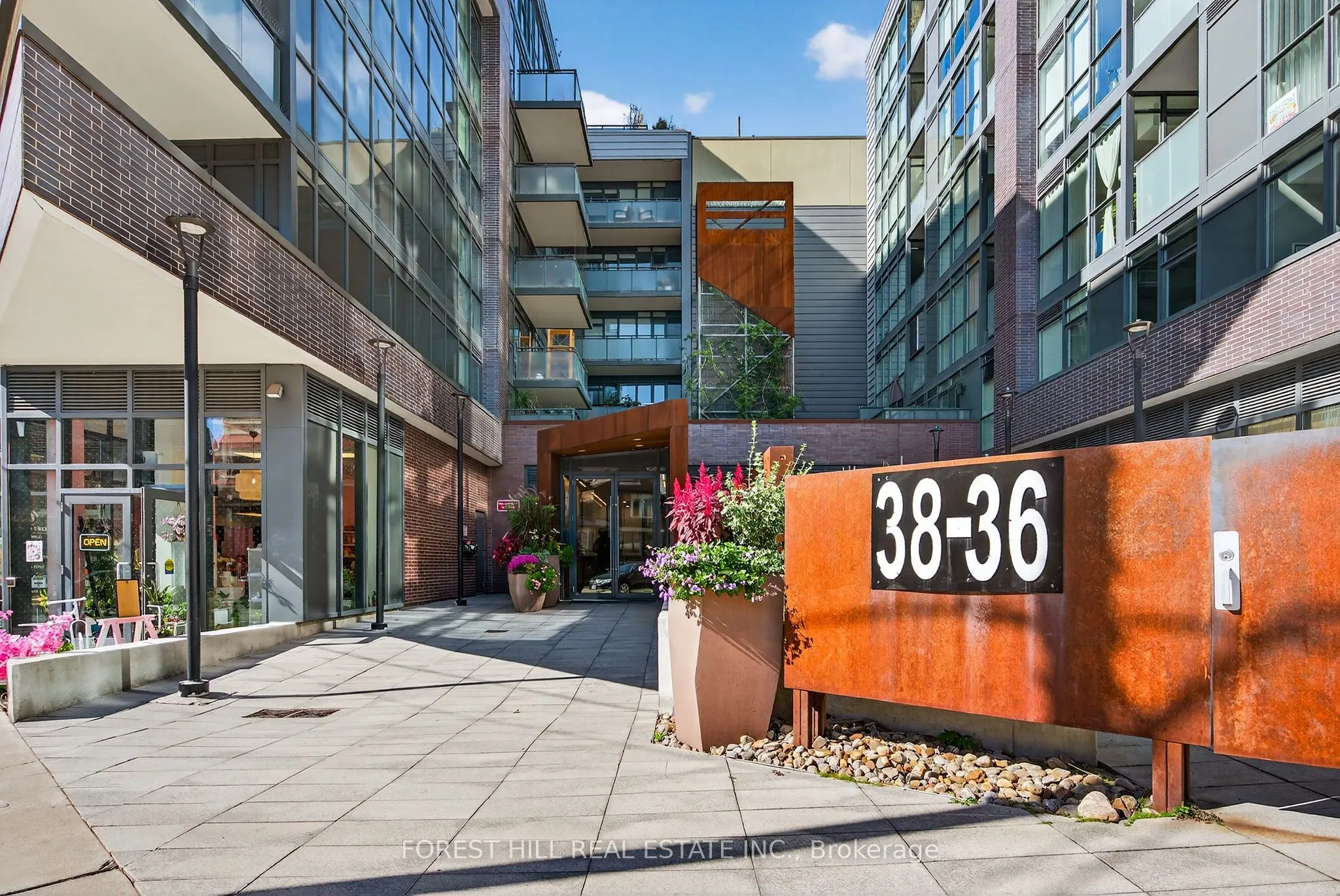 38 Howard Park Avenue, #156