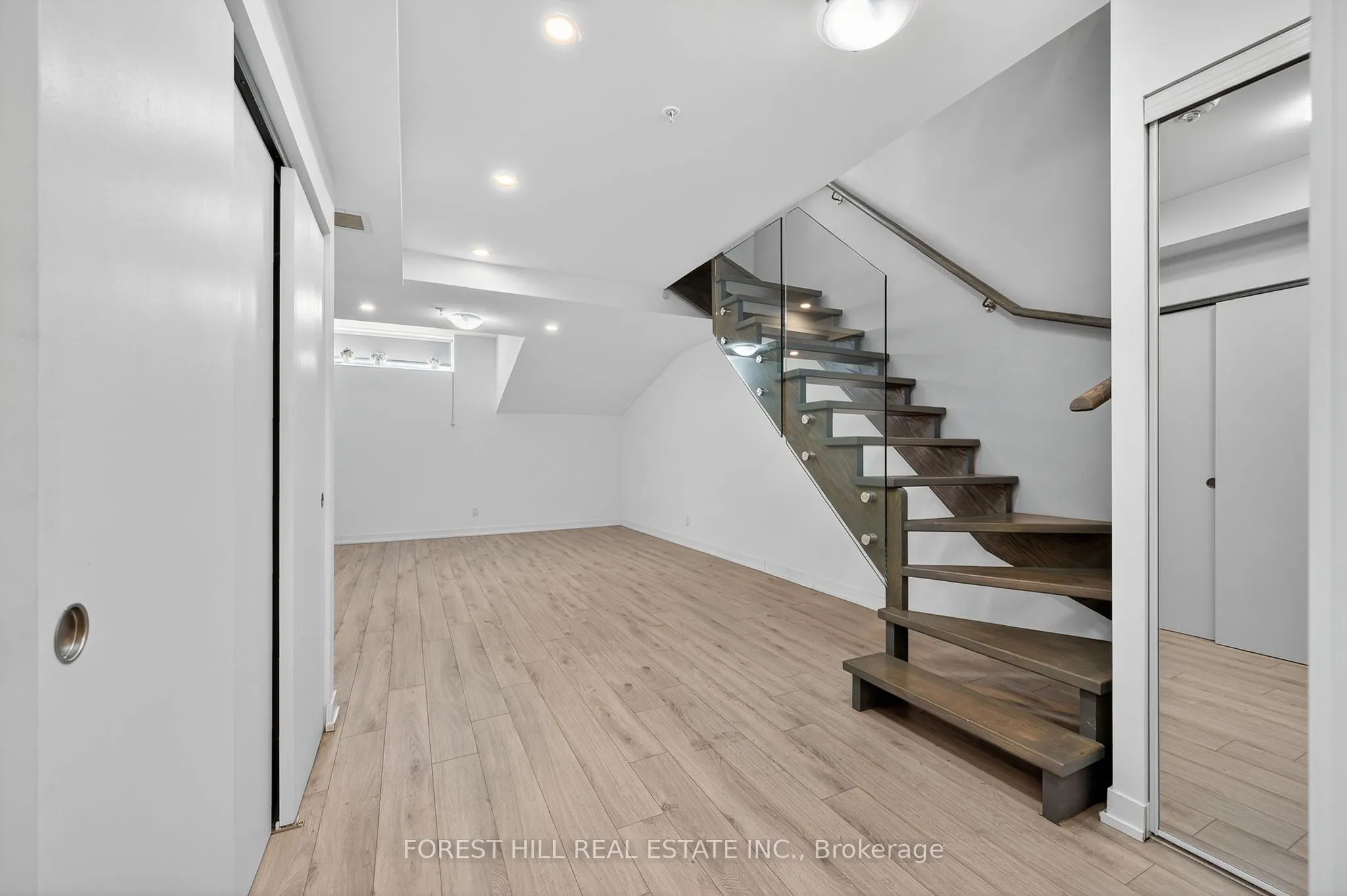 38 Howard Park Avenue, #156