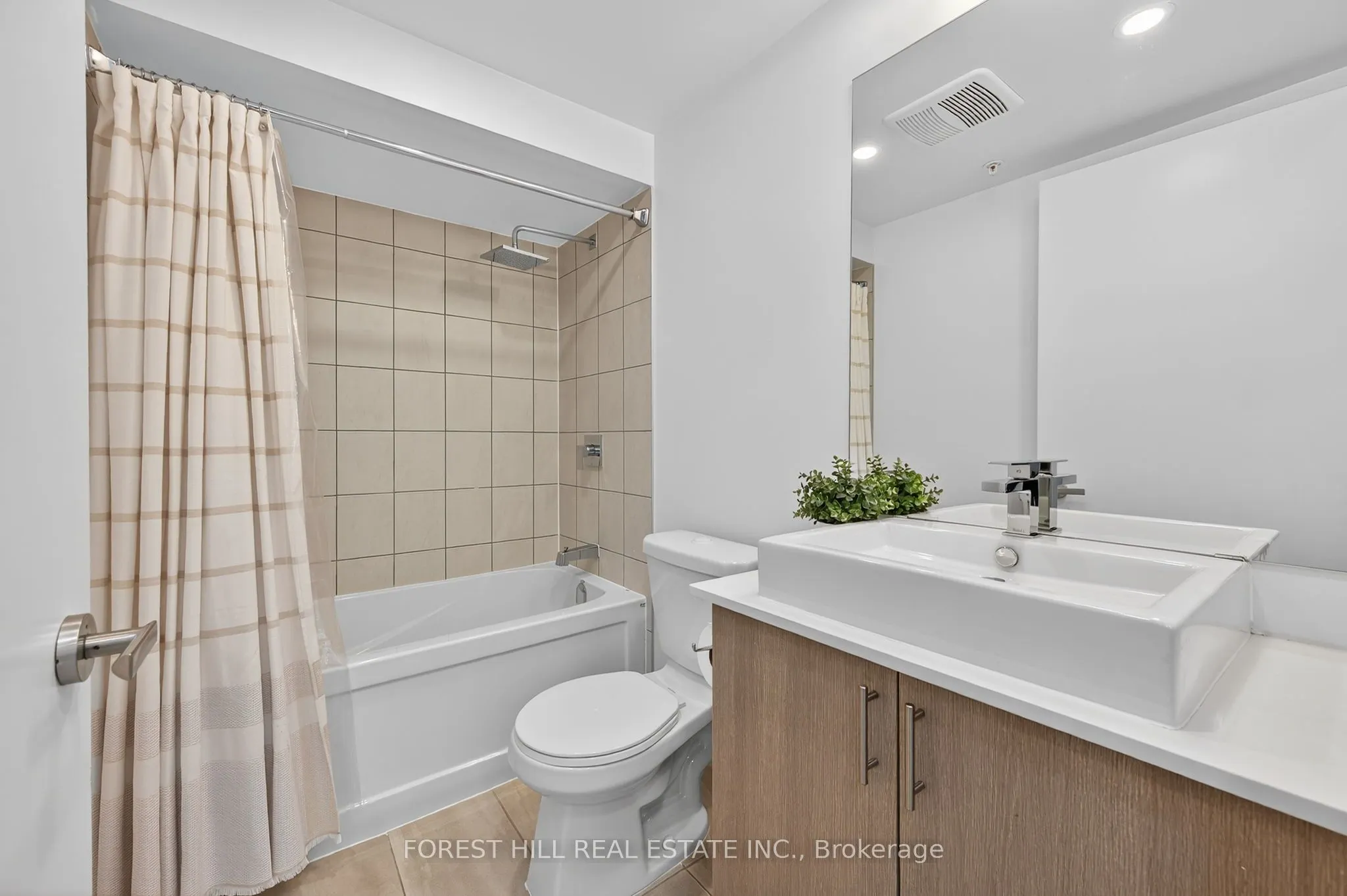 38 Howard Park Avenue, #156
