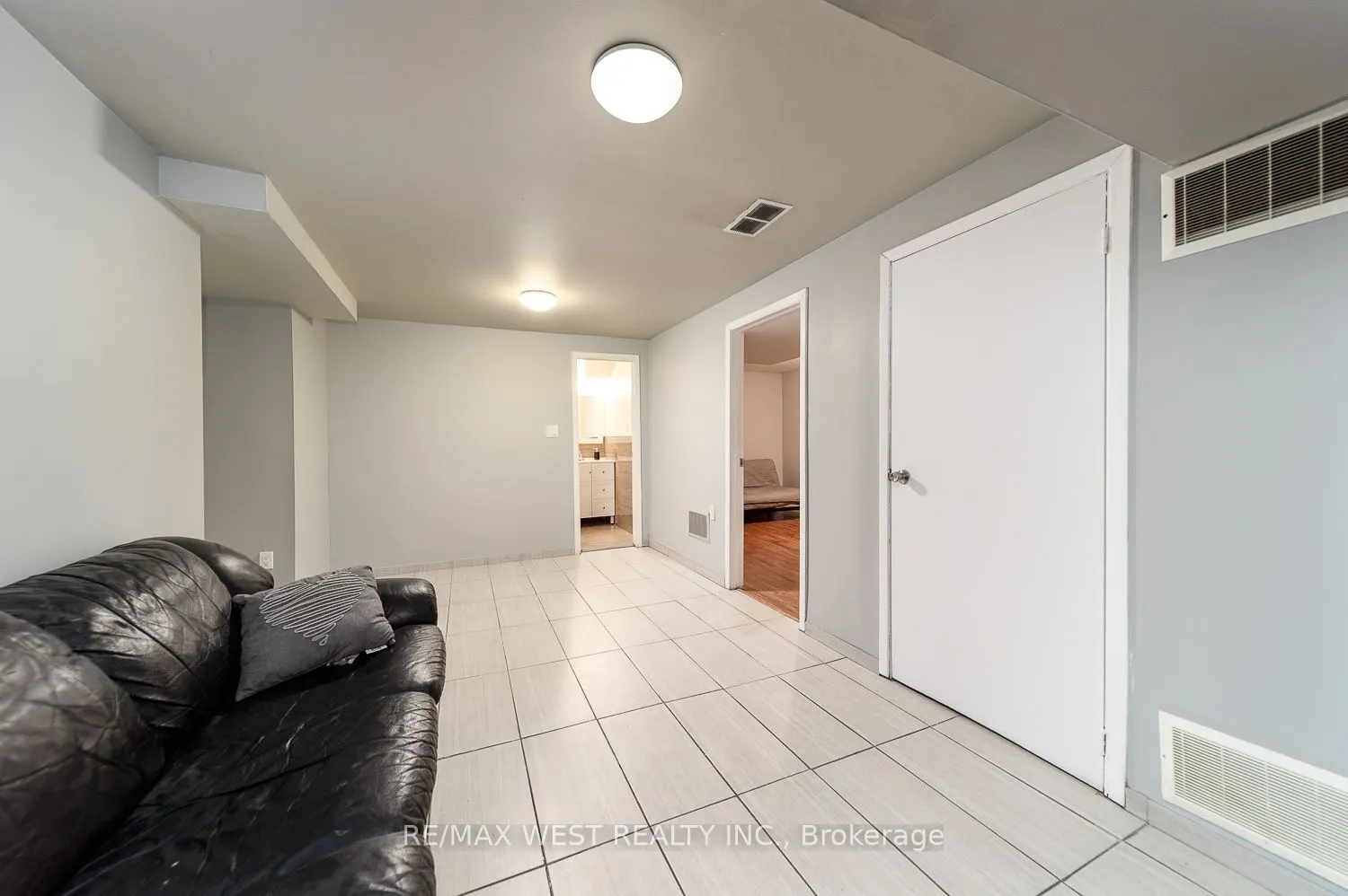 2534 Palisander Avenue, #Lower