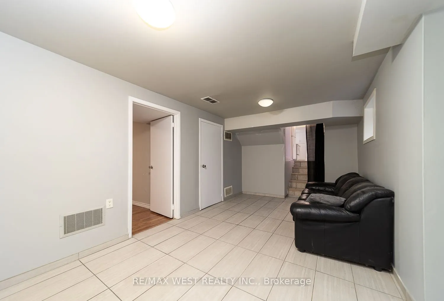 2534 Palisander Avenue, #Lower