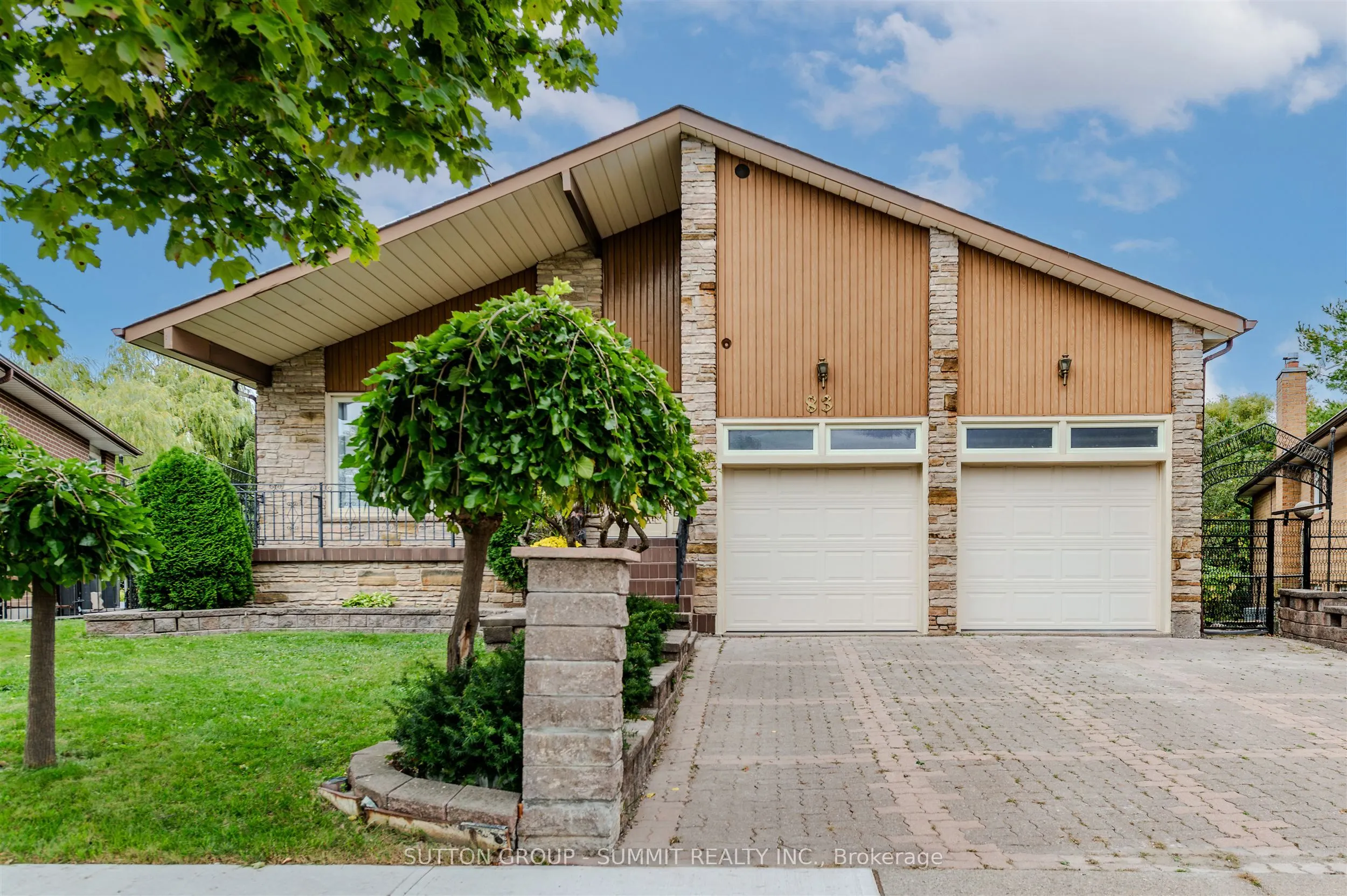 83 CURTIS Drive