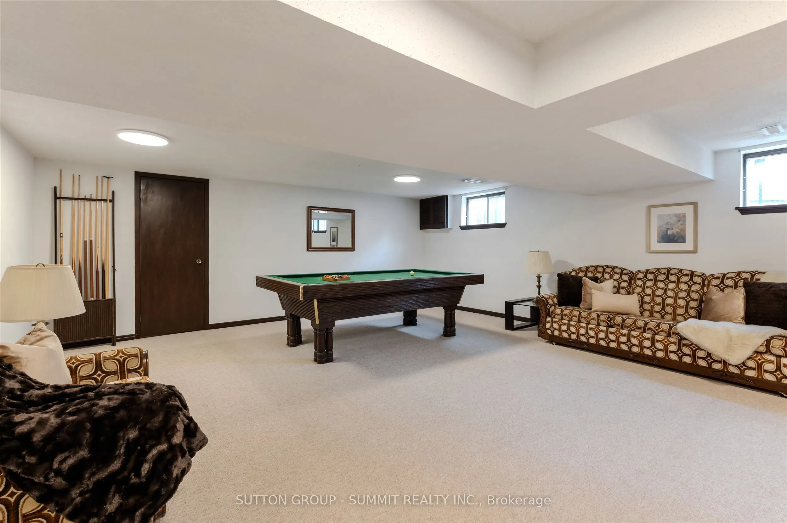 83 CURTIS Drive