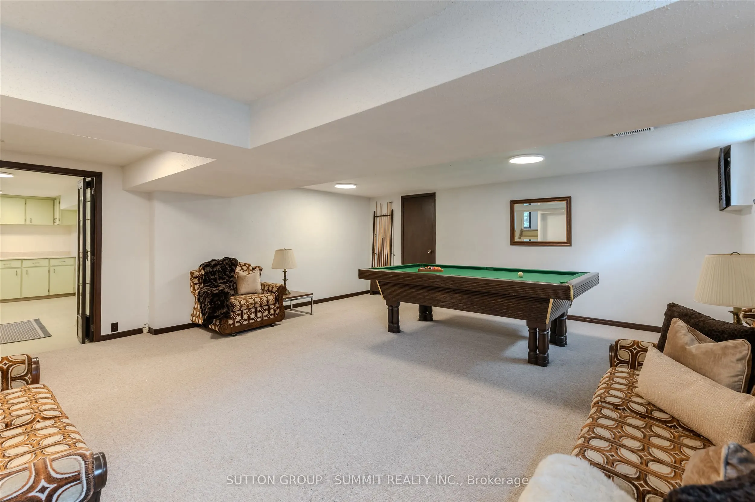 83 CURTIS Drive