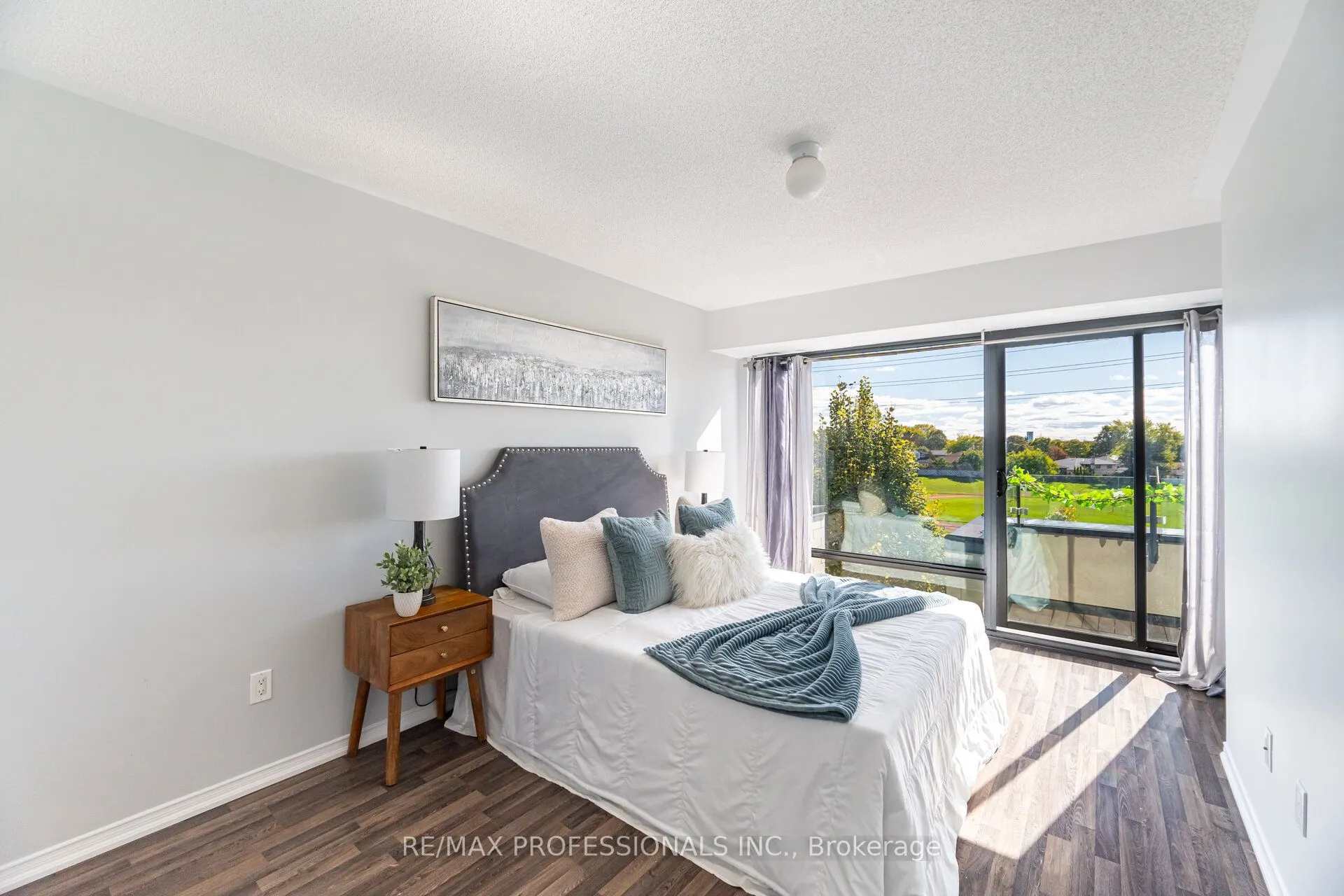 140 Widdicombe Hill Boulevard, #608