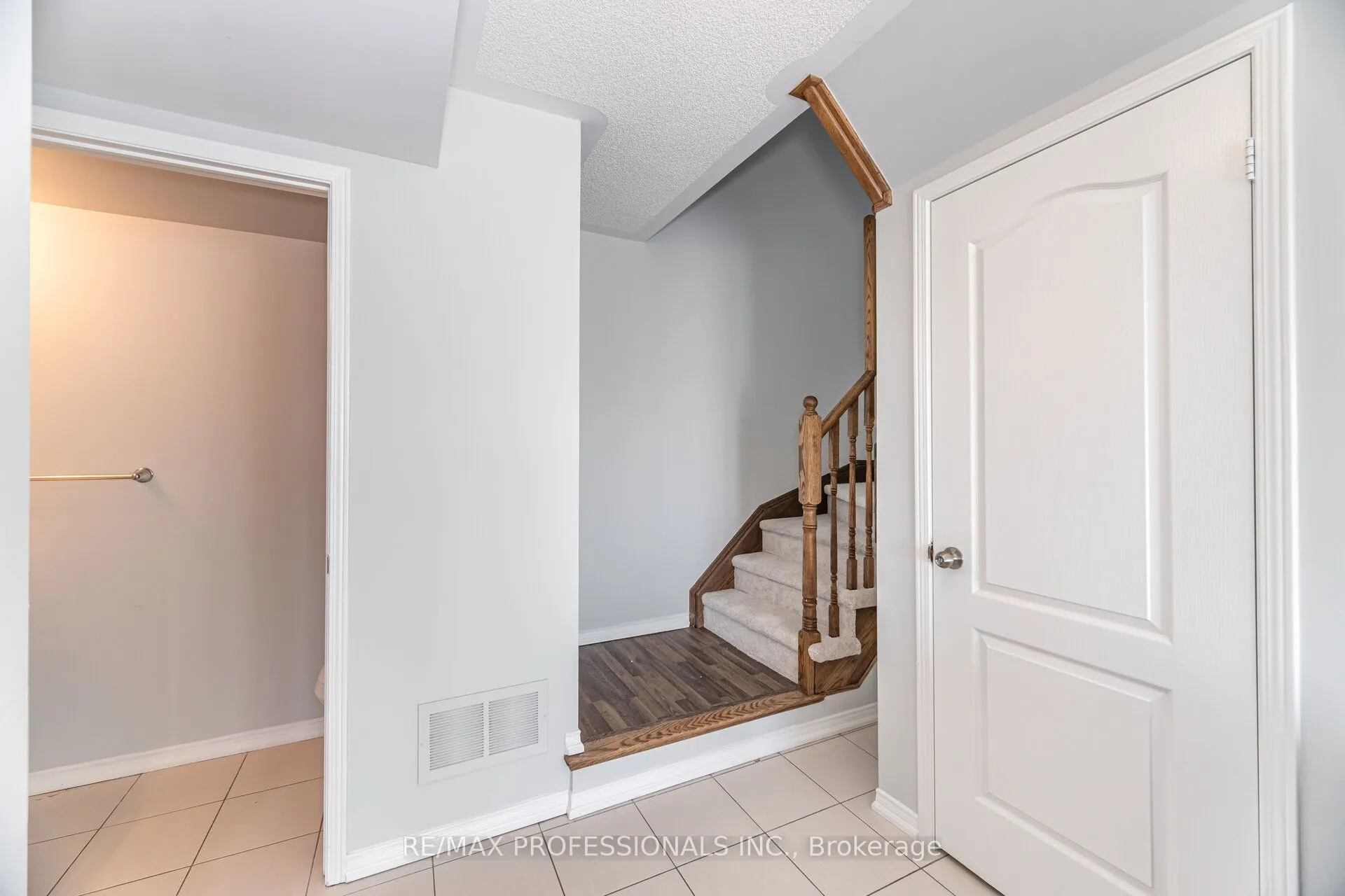 140 Widdicombe Hill Boulevard, #608