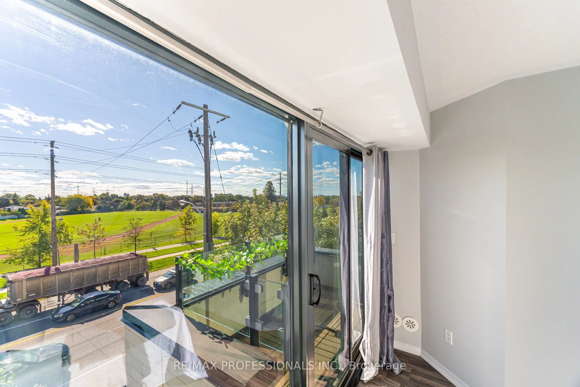 140 Widdicombe Hill Boulevard, #608