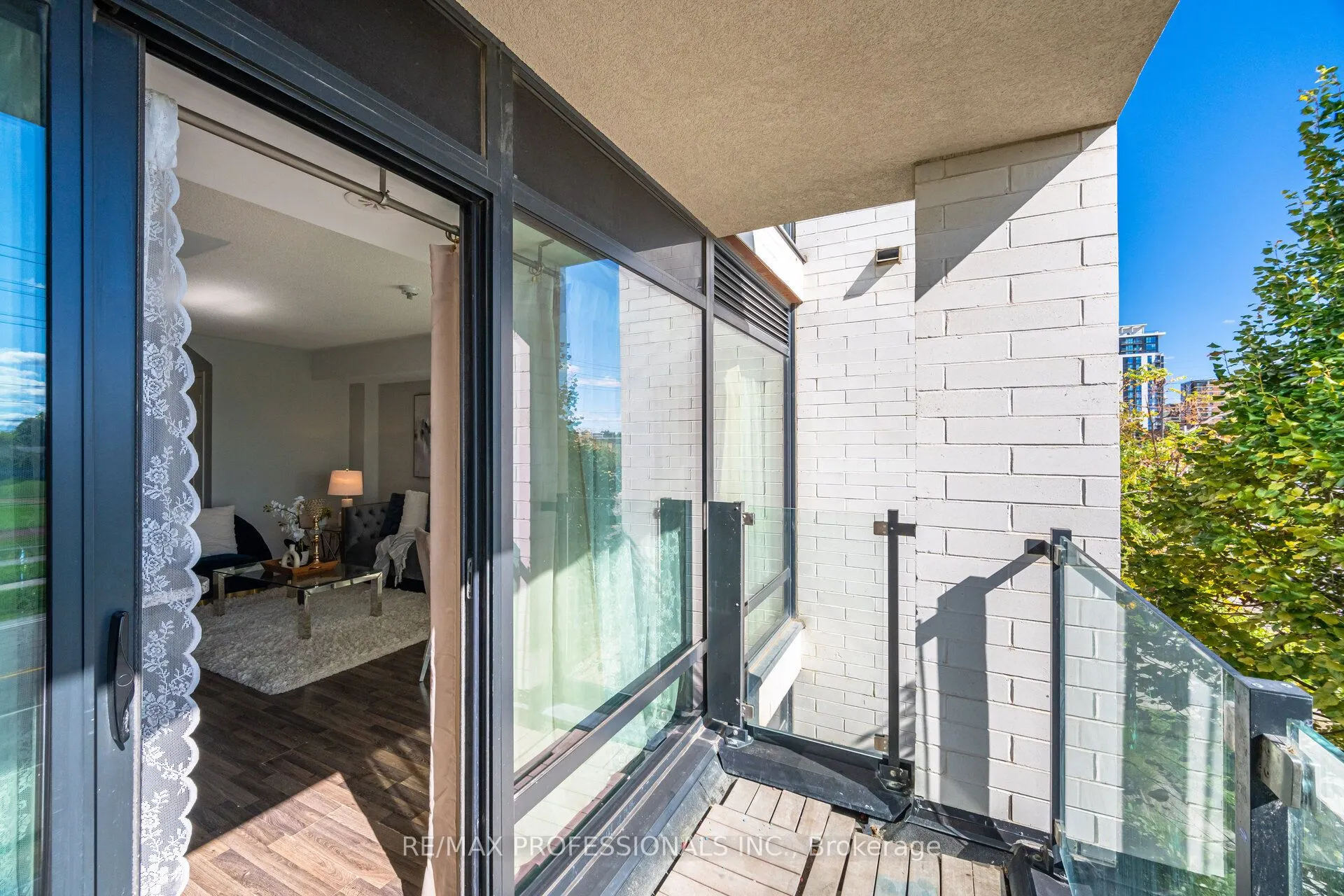 140 Widdicombe Hill Boulevard, #608