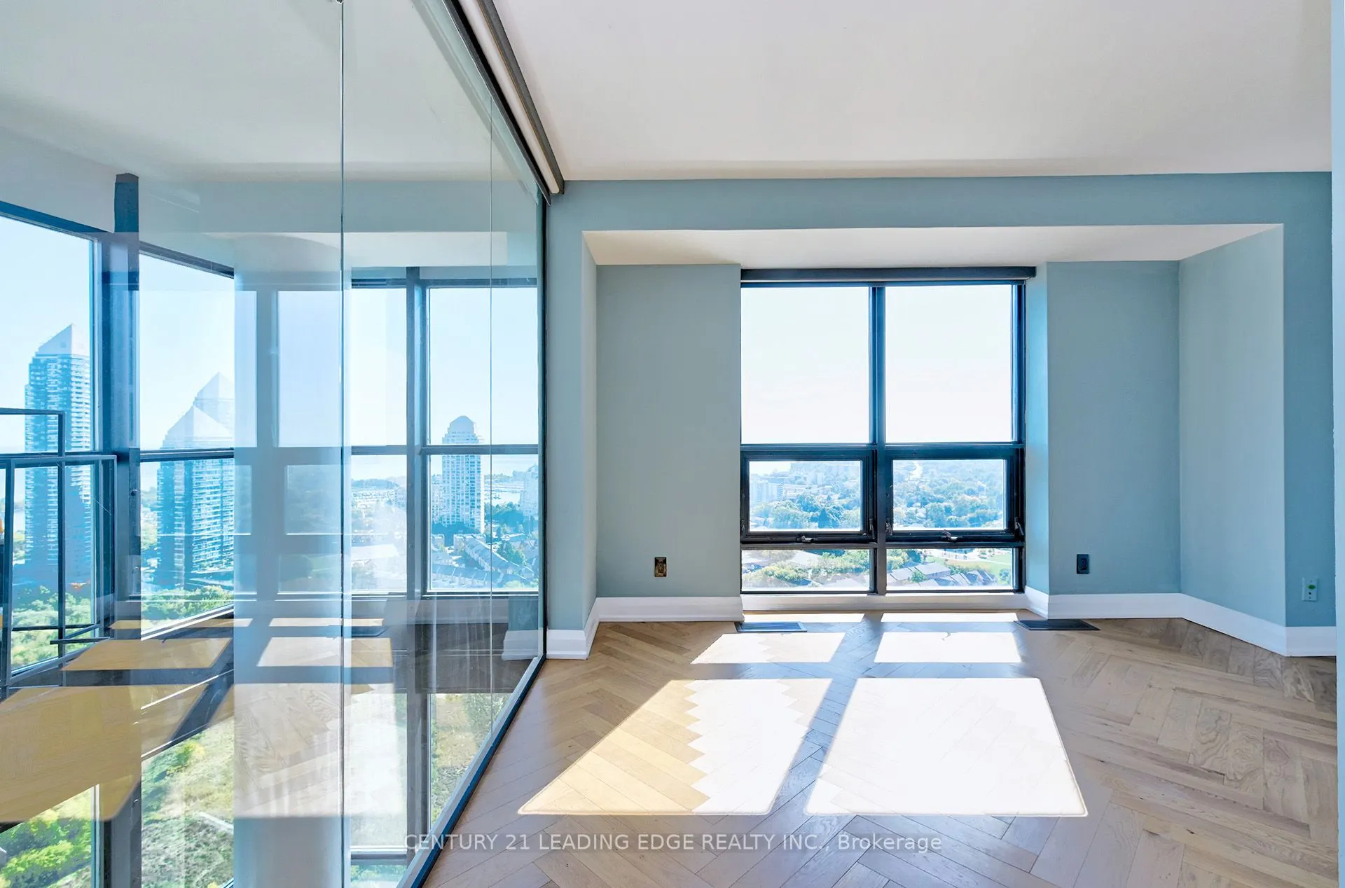 155 Legion Road N, #2704