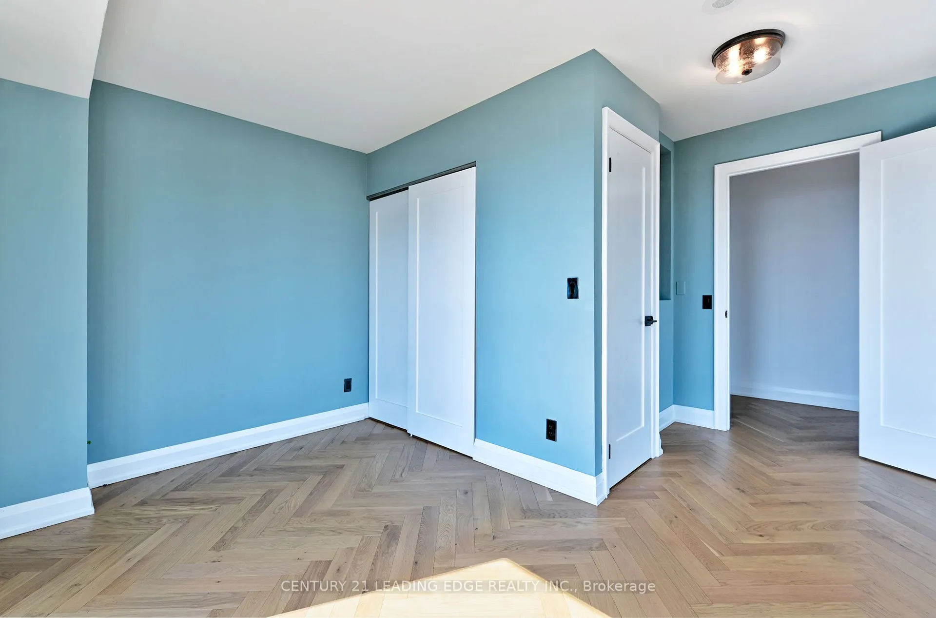 155 Legion Road N, #2704