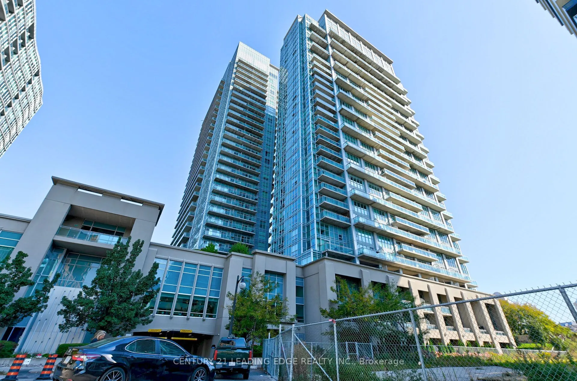 155 Legion Road N, #2704