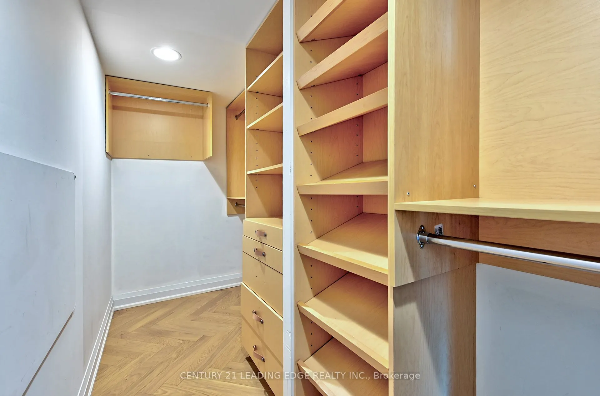155 Legion Road N, #2704