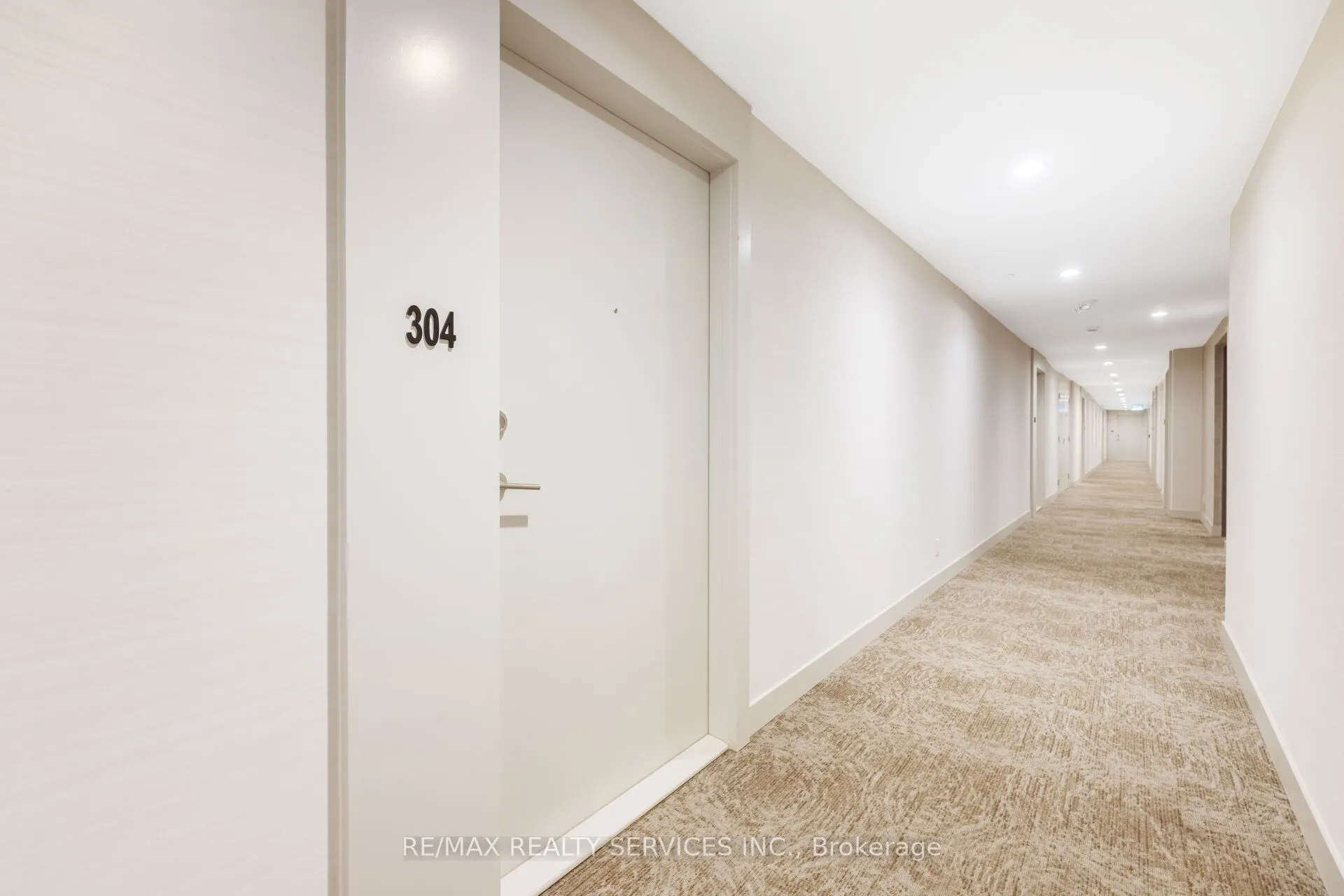 225 VETERANS Drive, #304