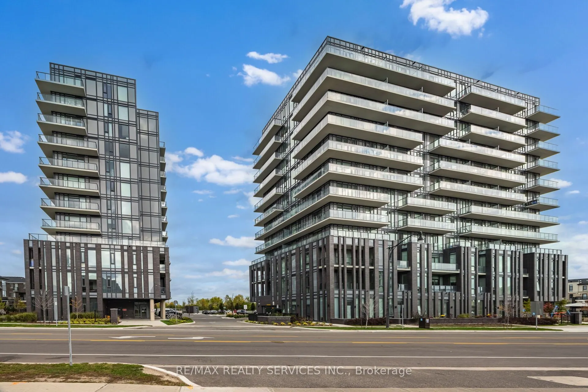 225 VETERANS Drive, #304