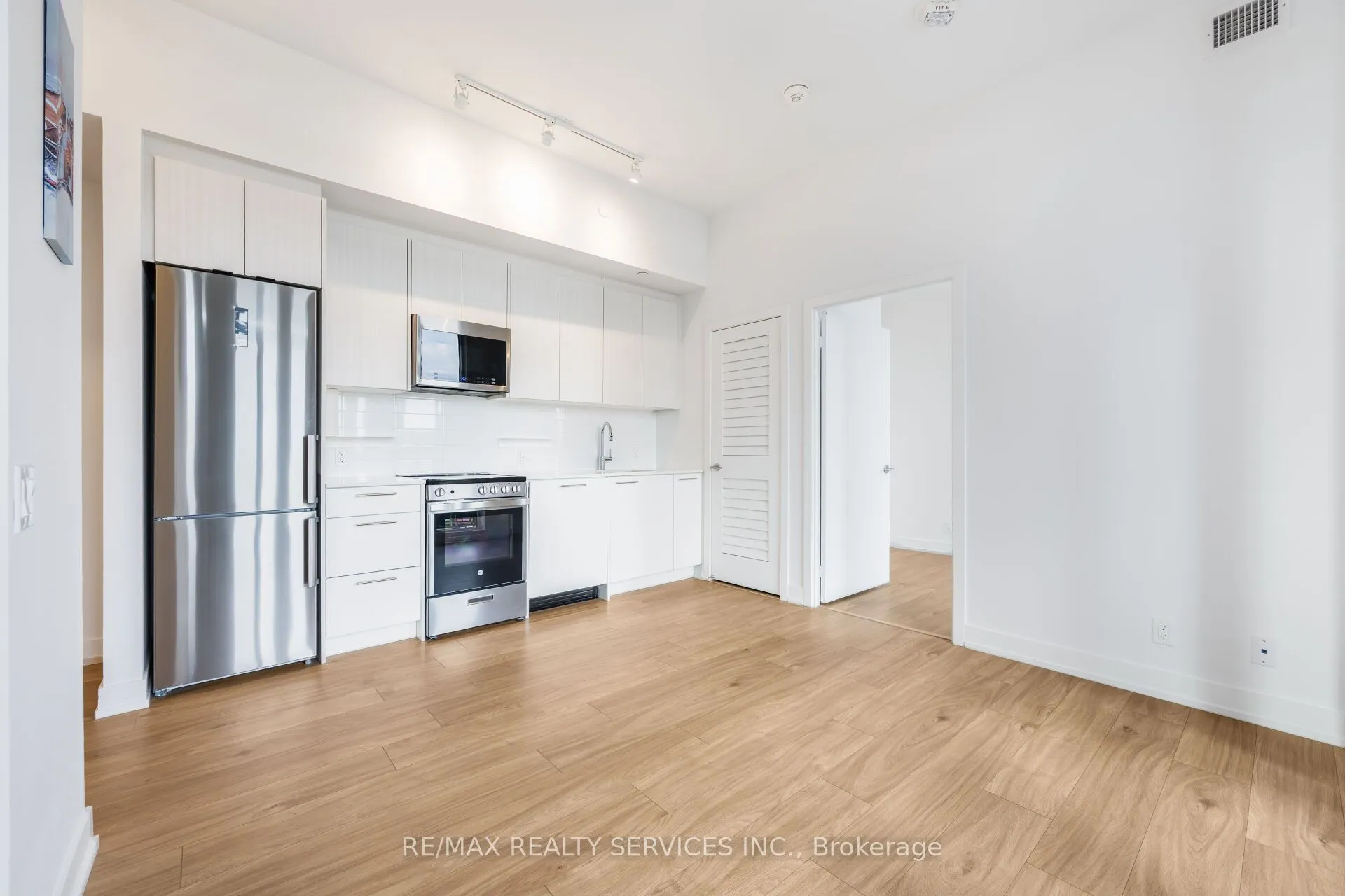 225 VETERANS Drive, #304