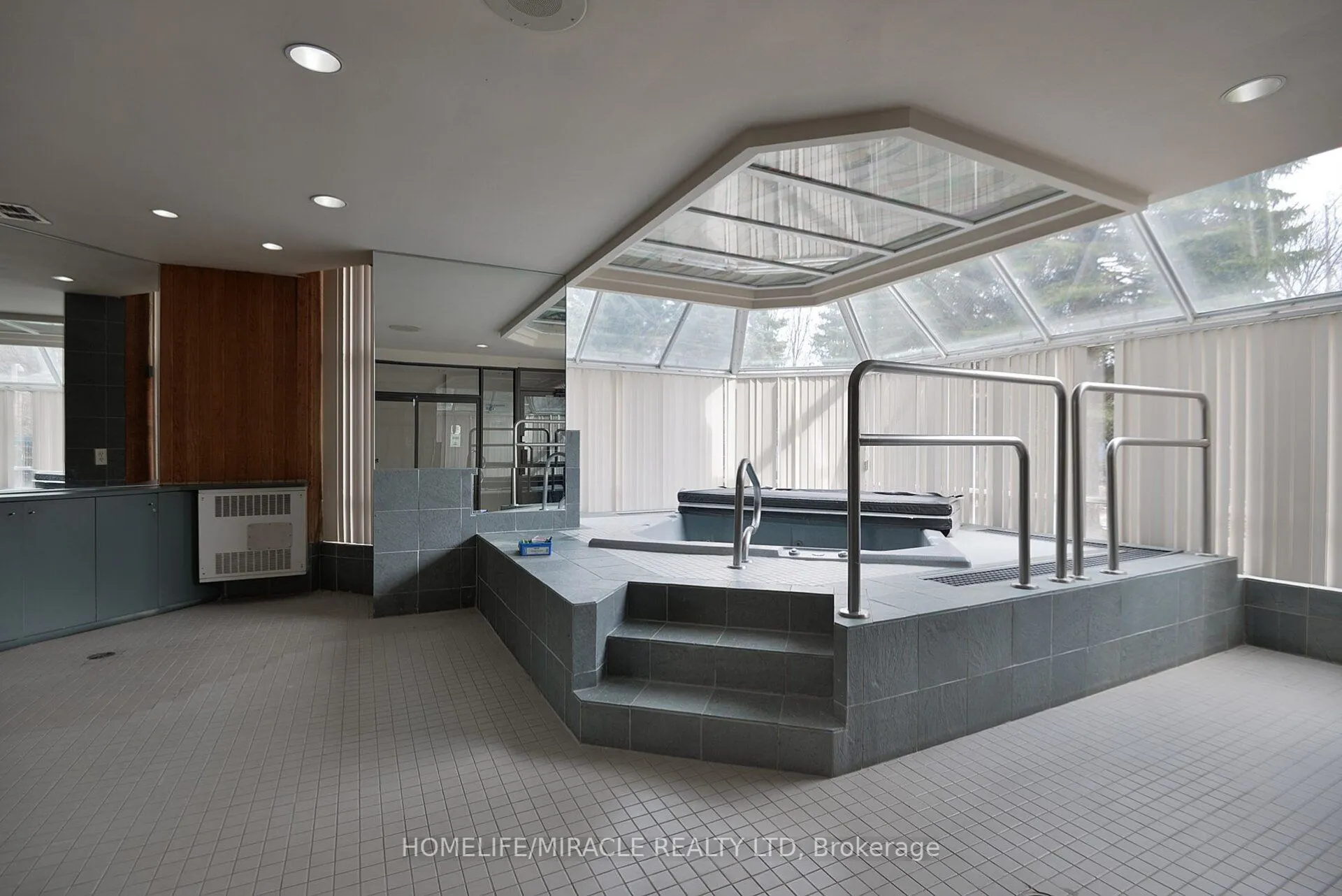 26 Hanover Road, #401