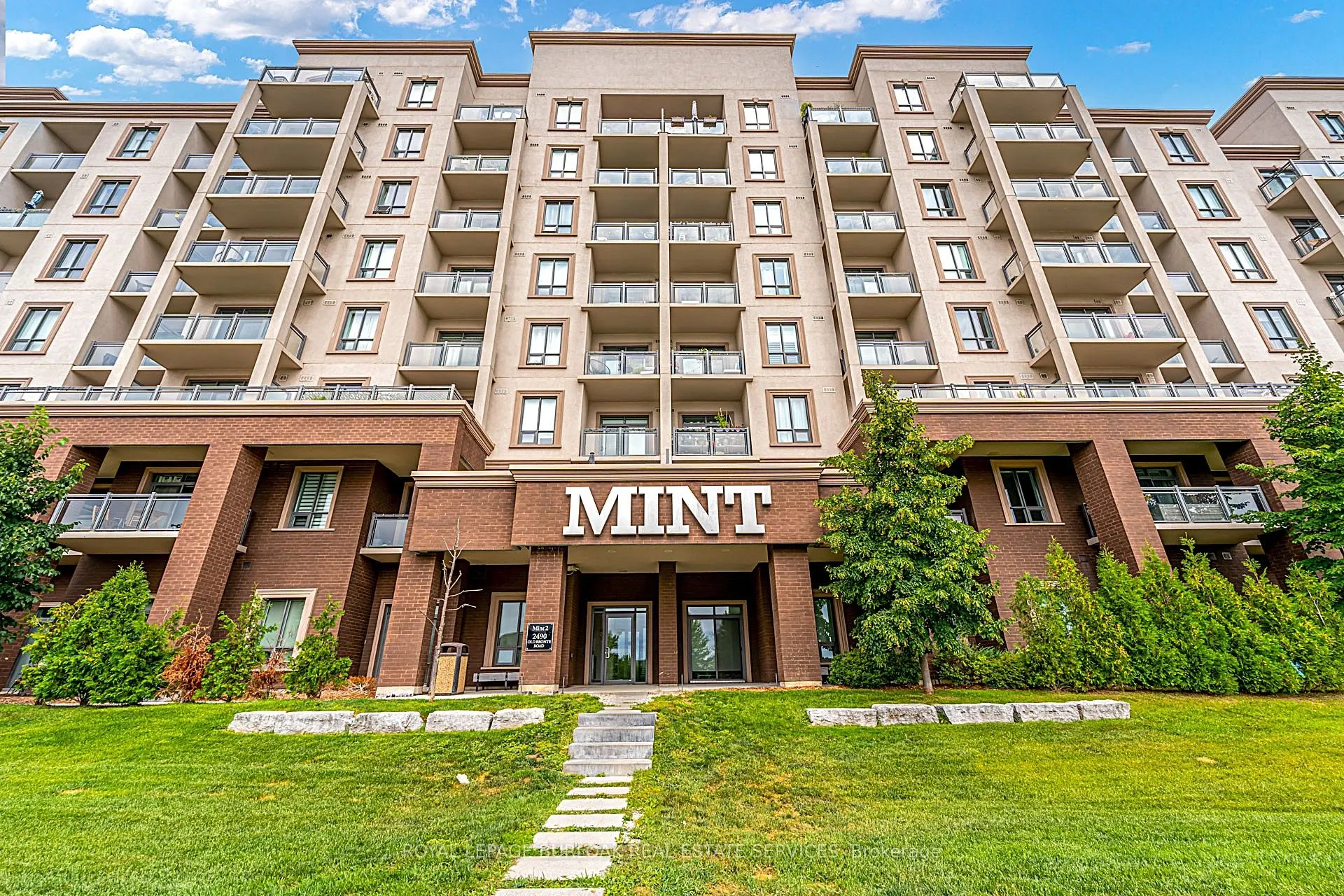 2490 Old Bronte Road, #821