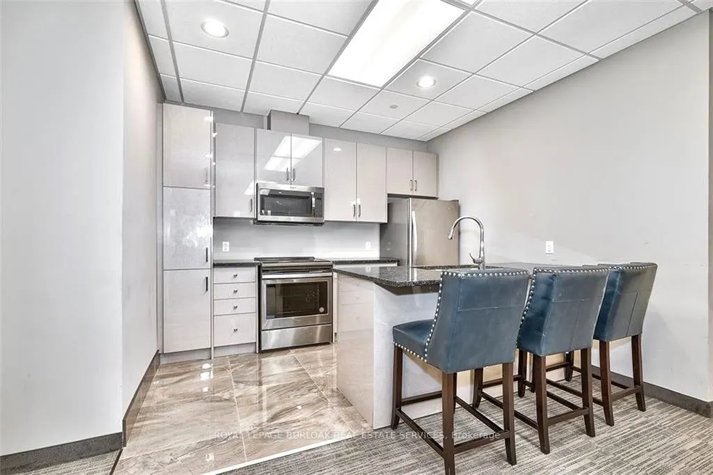 2490 Old Bronte Road, #821