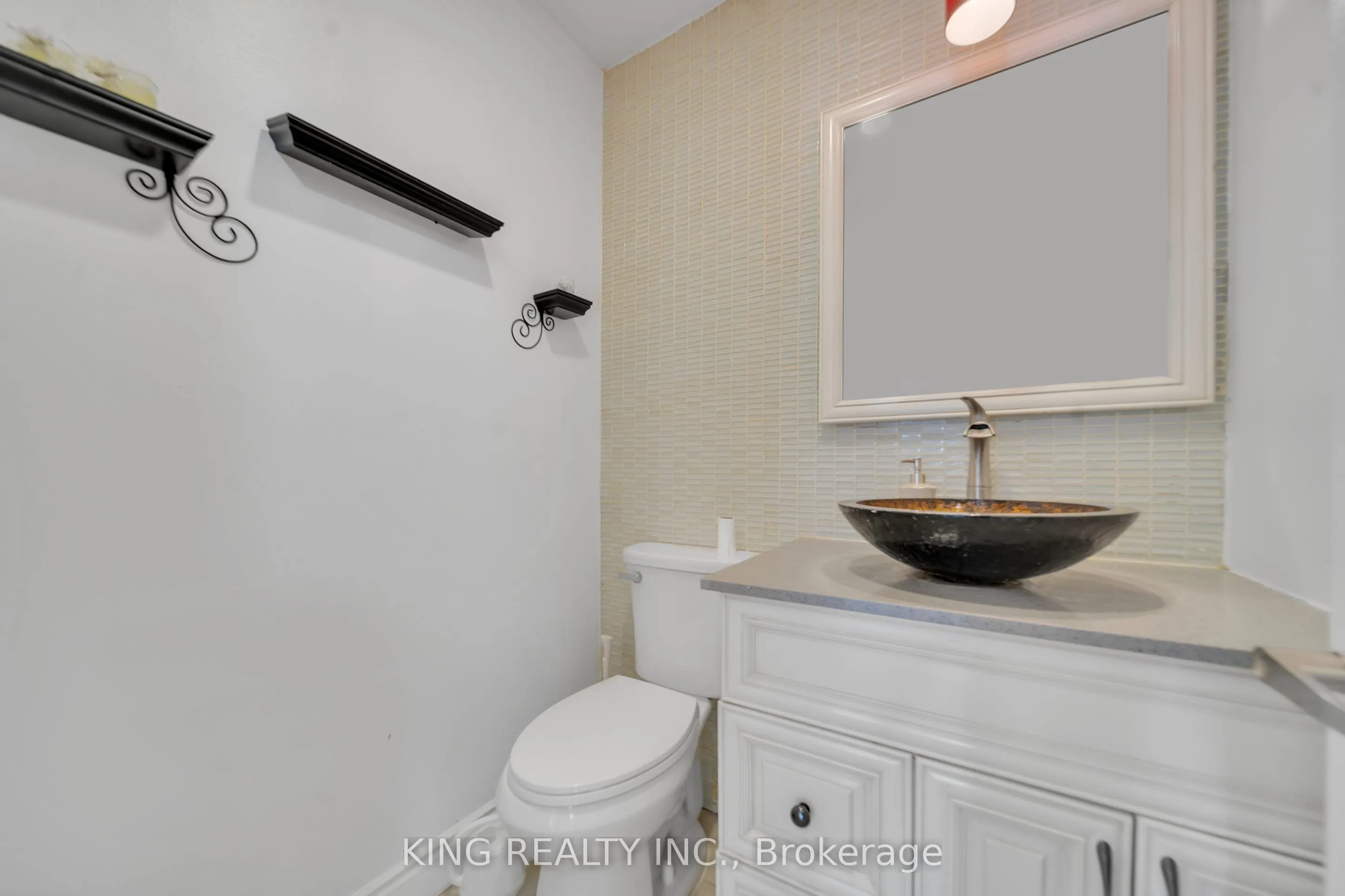 2606 Ambercroft Trail