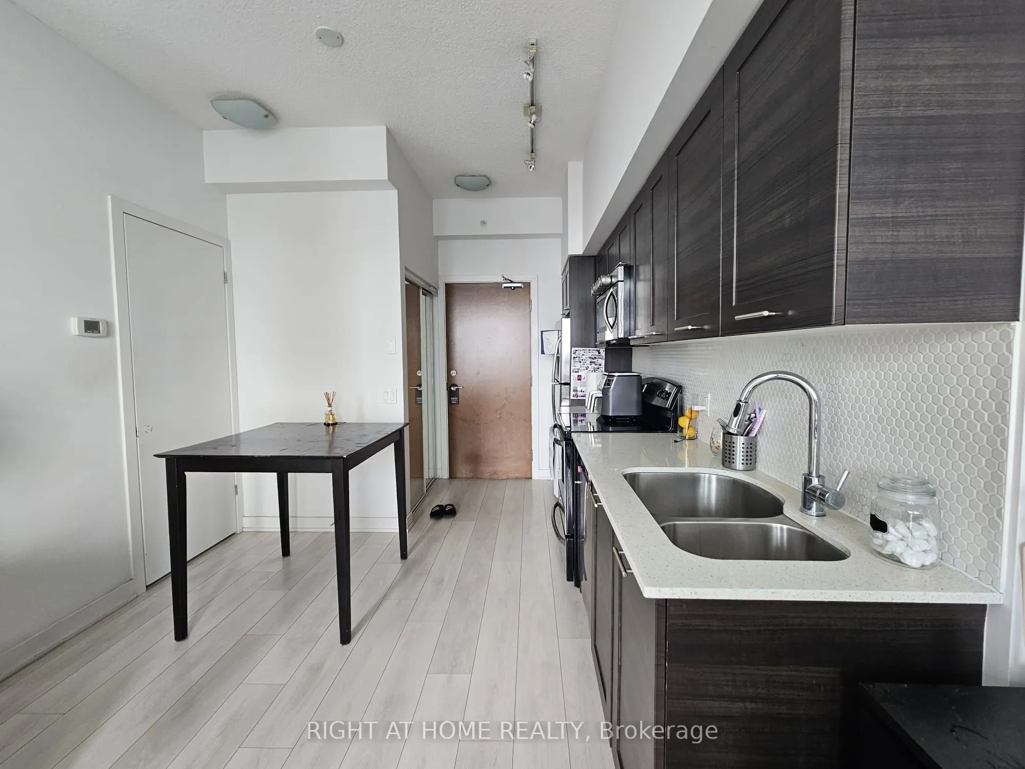 2212 Lakeshore Boulevard W, #3004