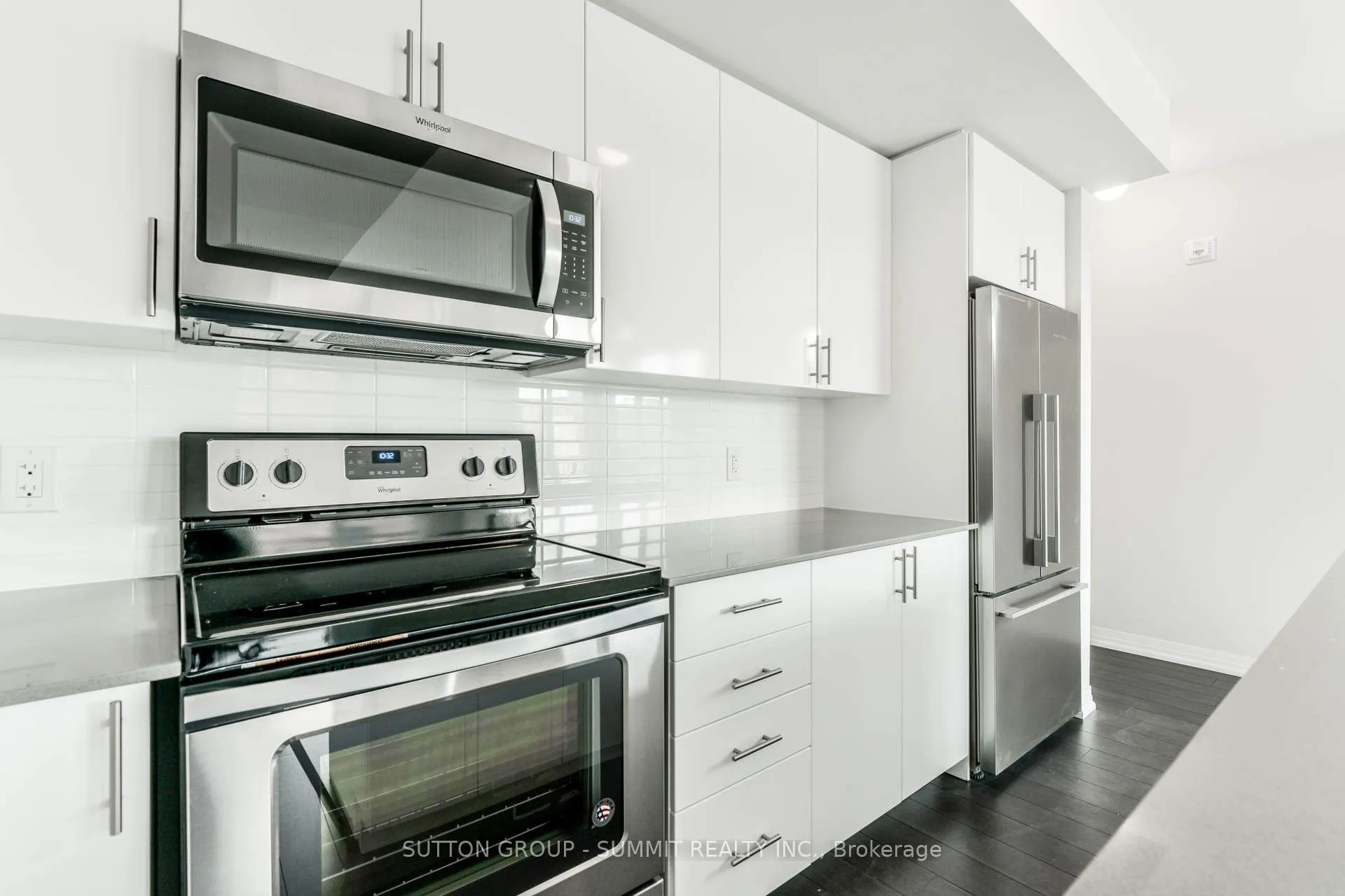 1200 MAIN Street E, #209