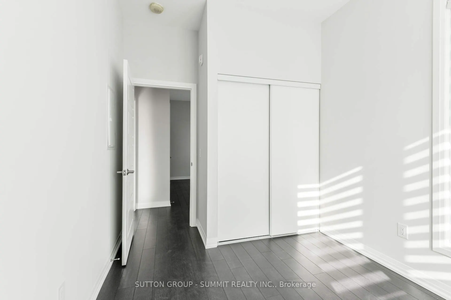 1200 MAIN Street E, #209
