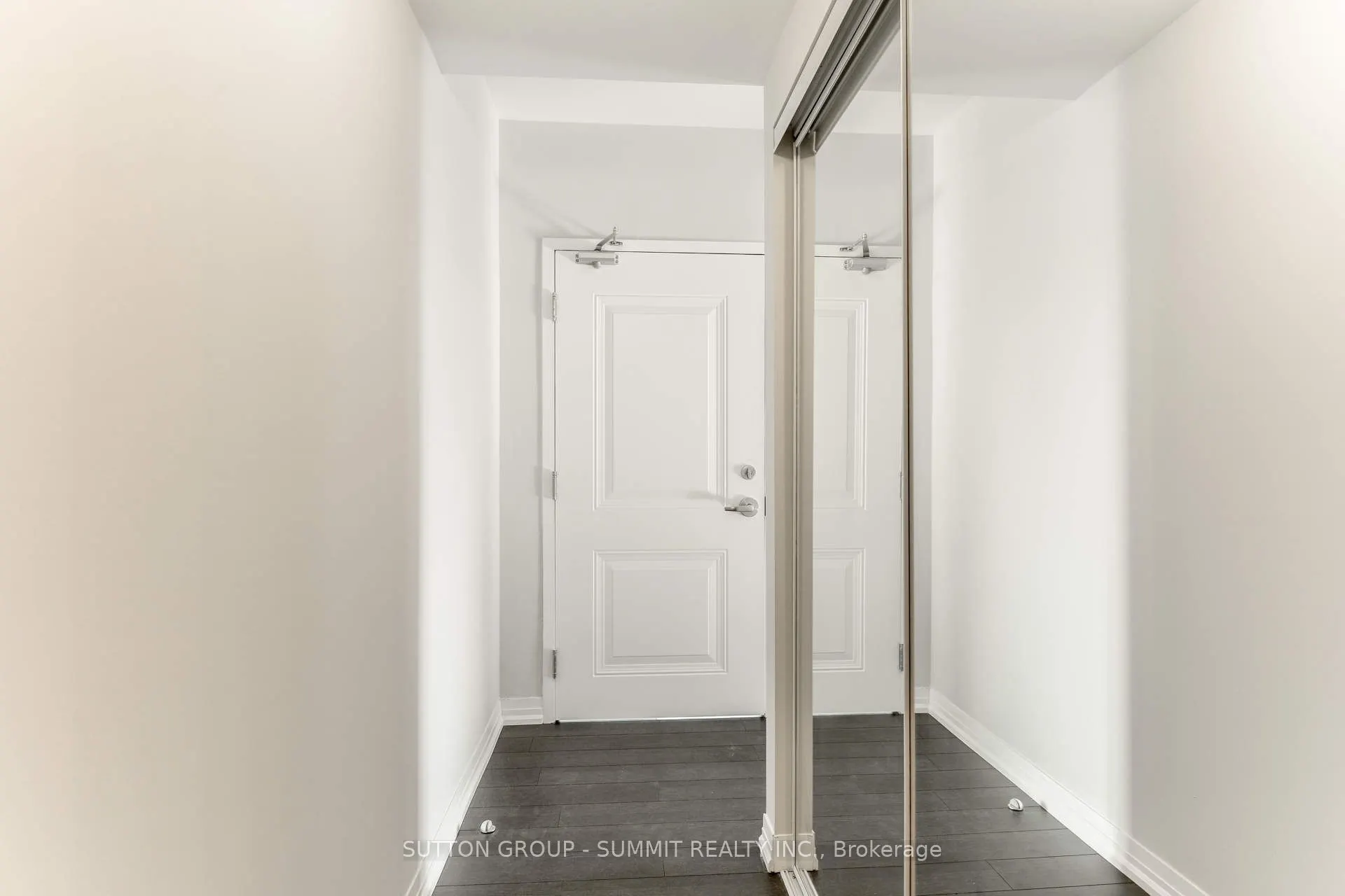 1200 MAIN Street E, #209