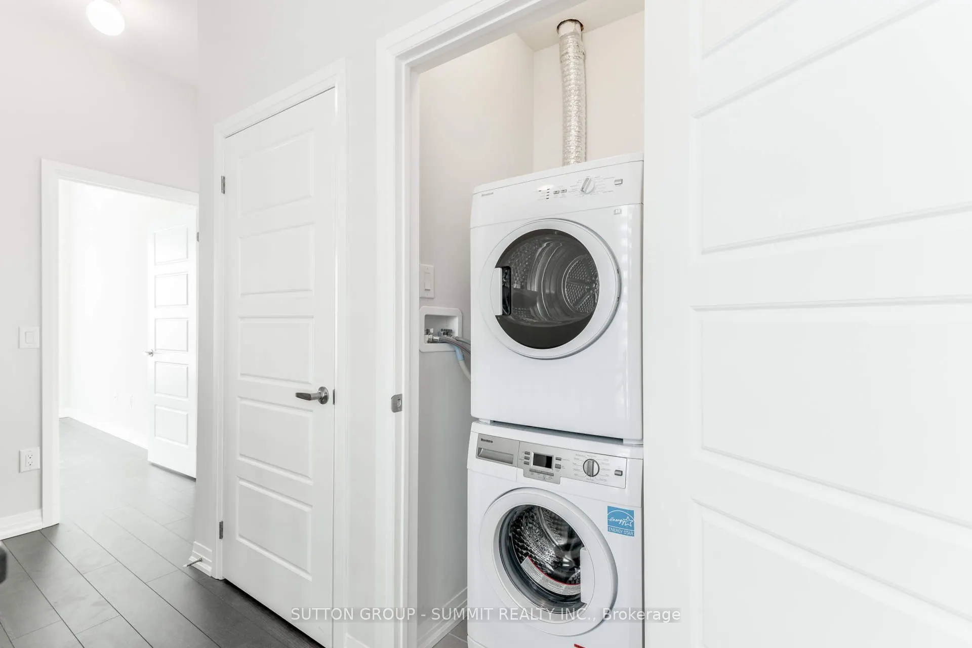 1200 MAIN Street E, #209