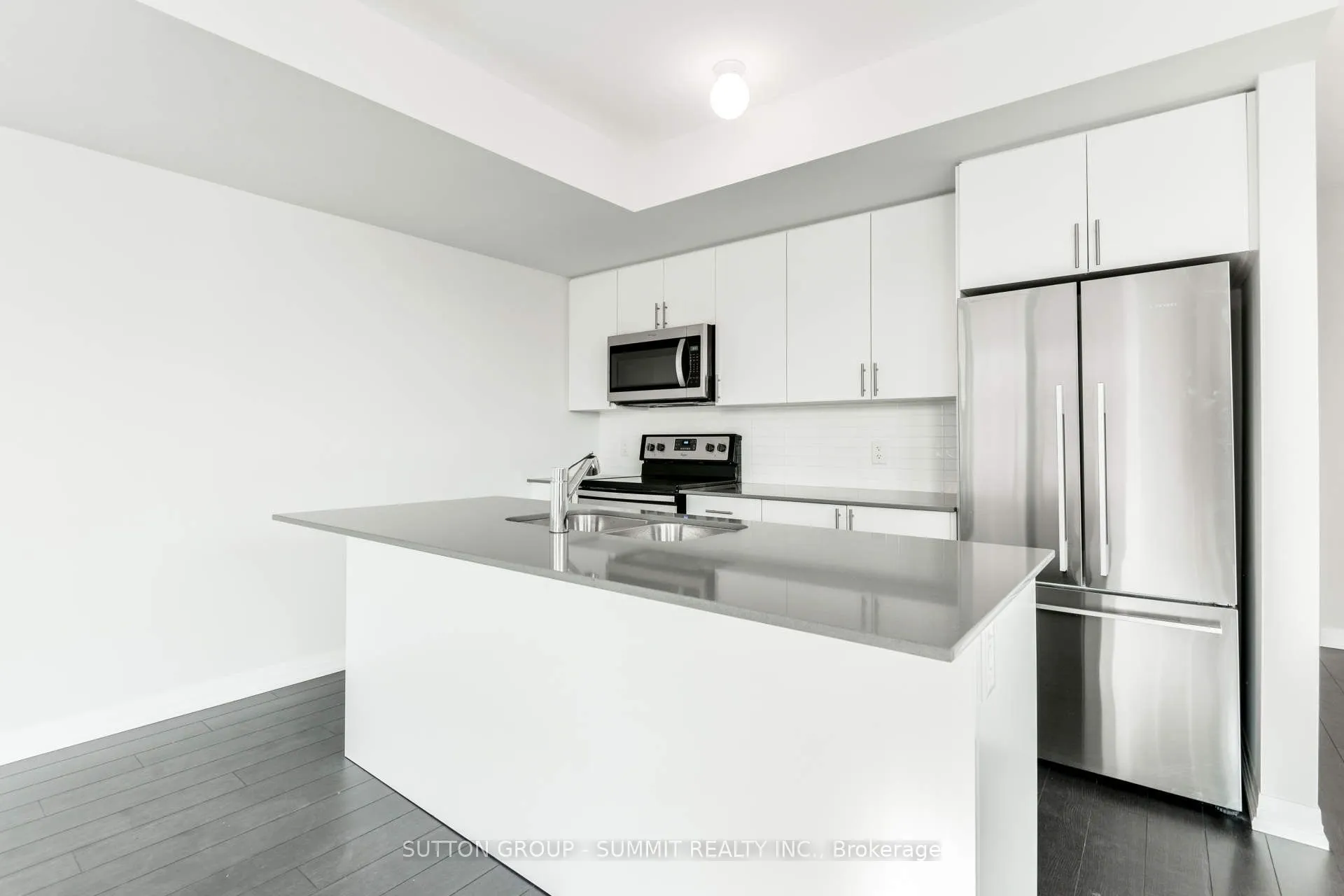1200 MAIN Street E, #209
