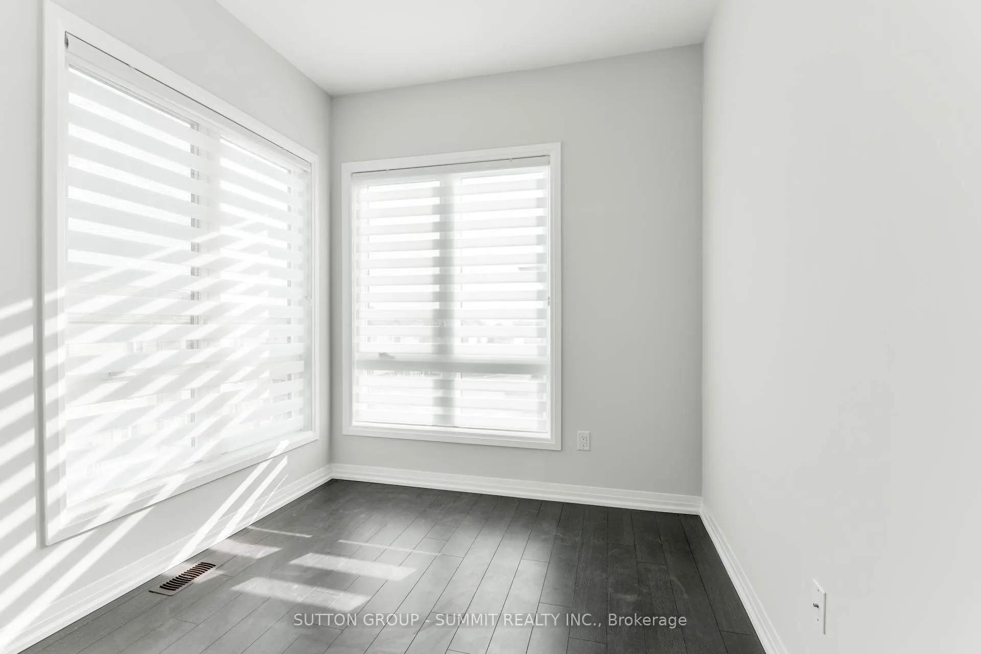 1200 MAIN Street E, #209
