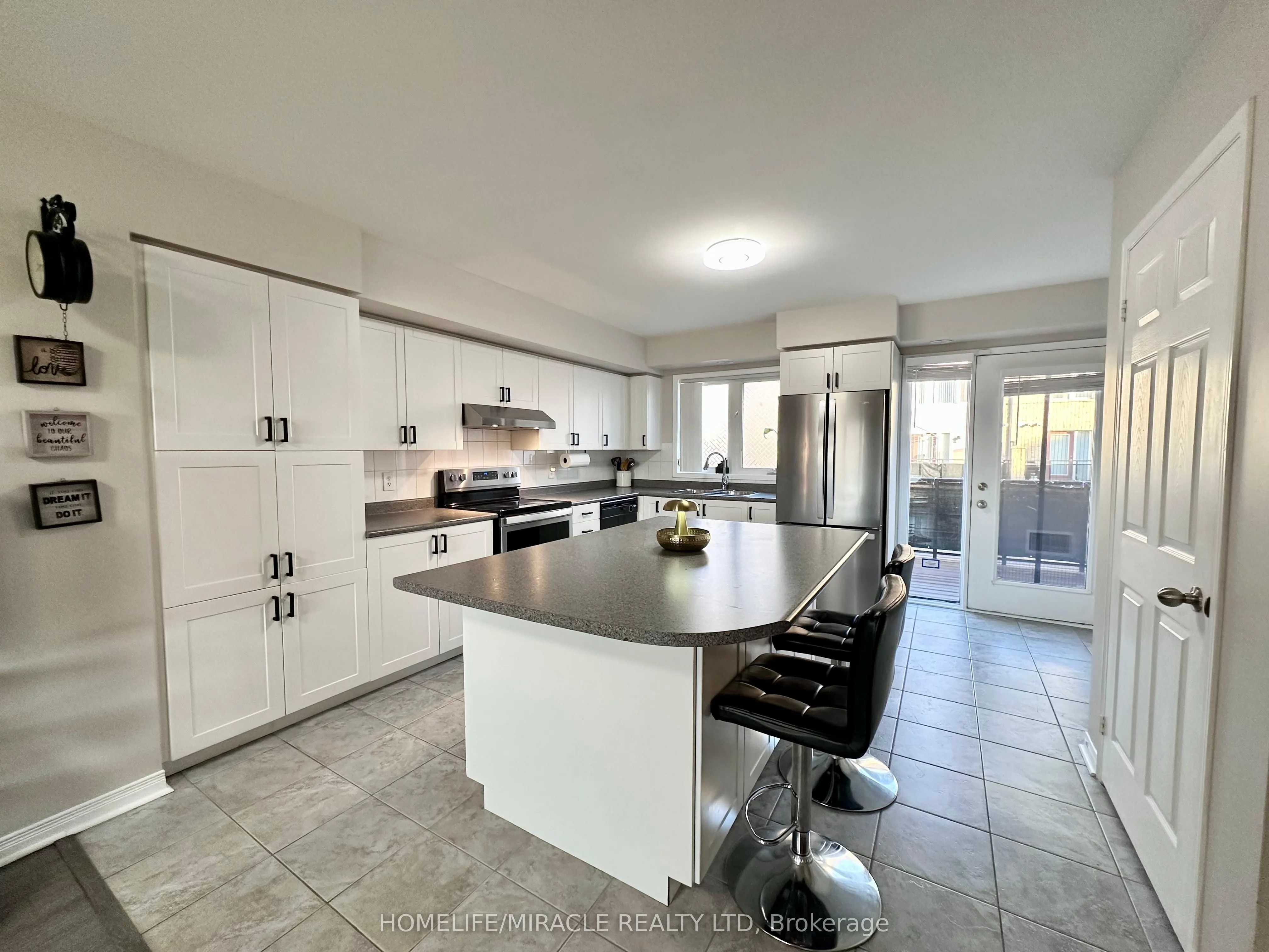 60 Fairwood Circle, #25
