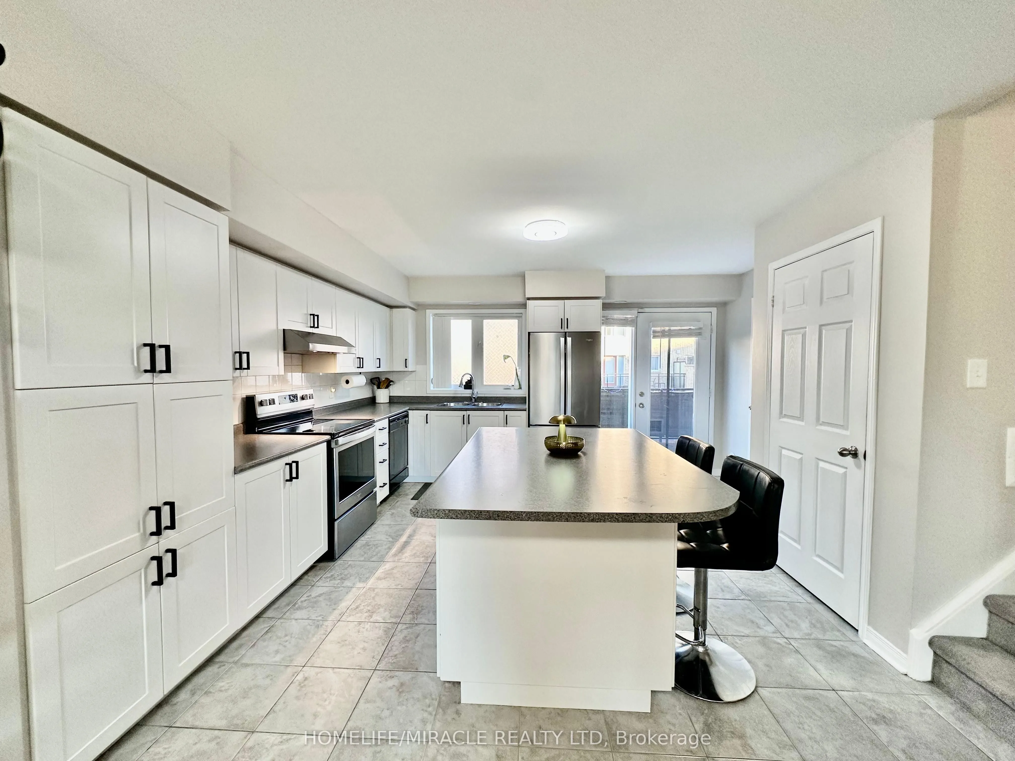 60 Fairwood Circle, #25