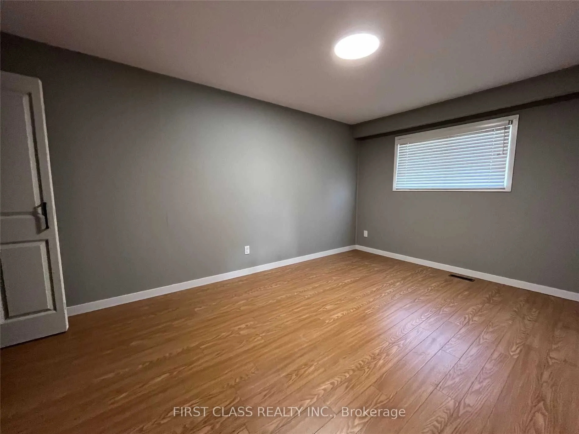 2571 Palisander Avenue, #Upper
