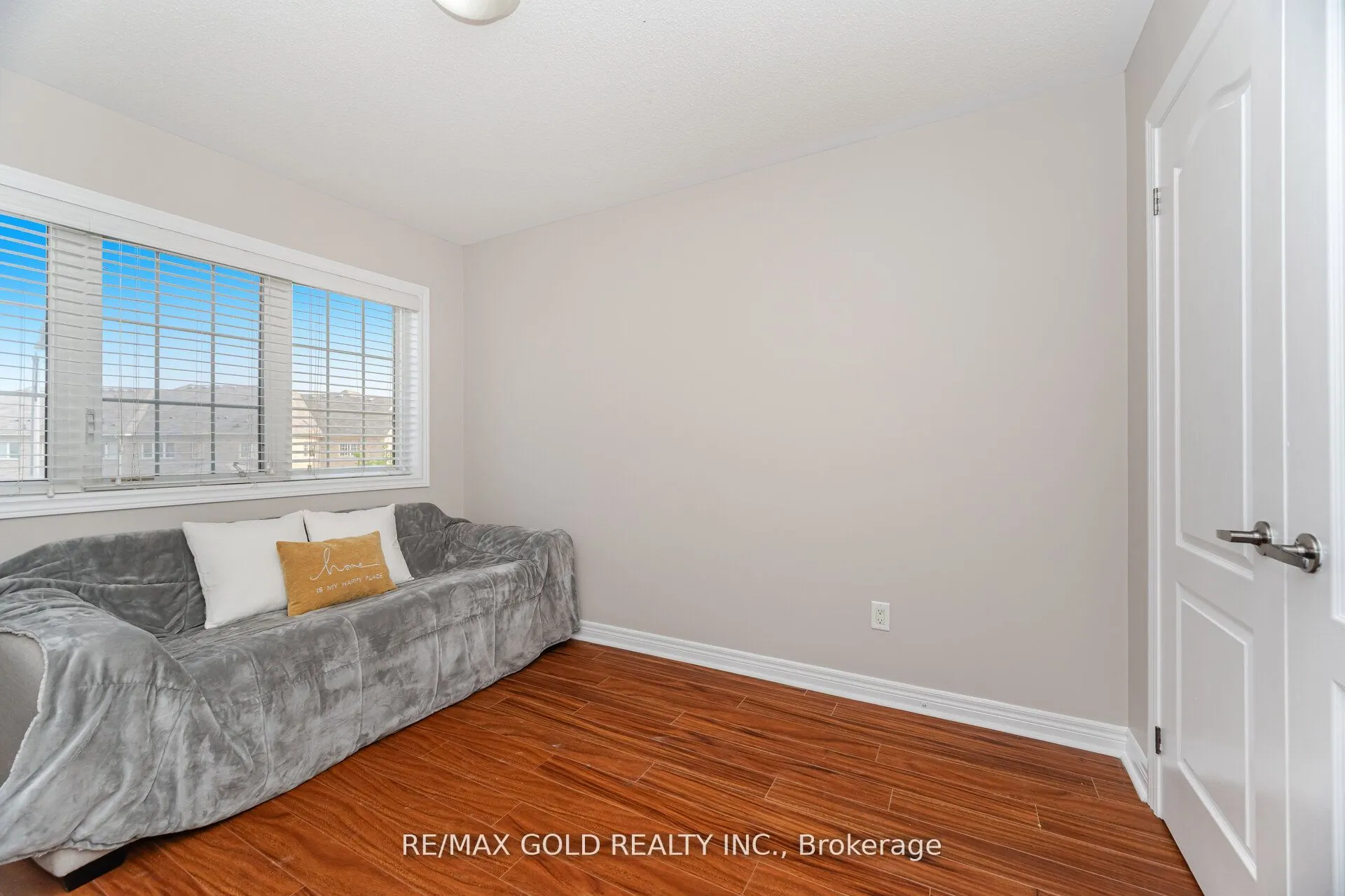 11 Seedland Crescent N