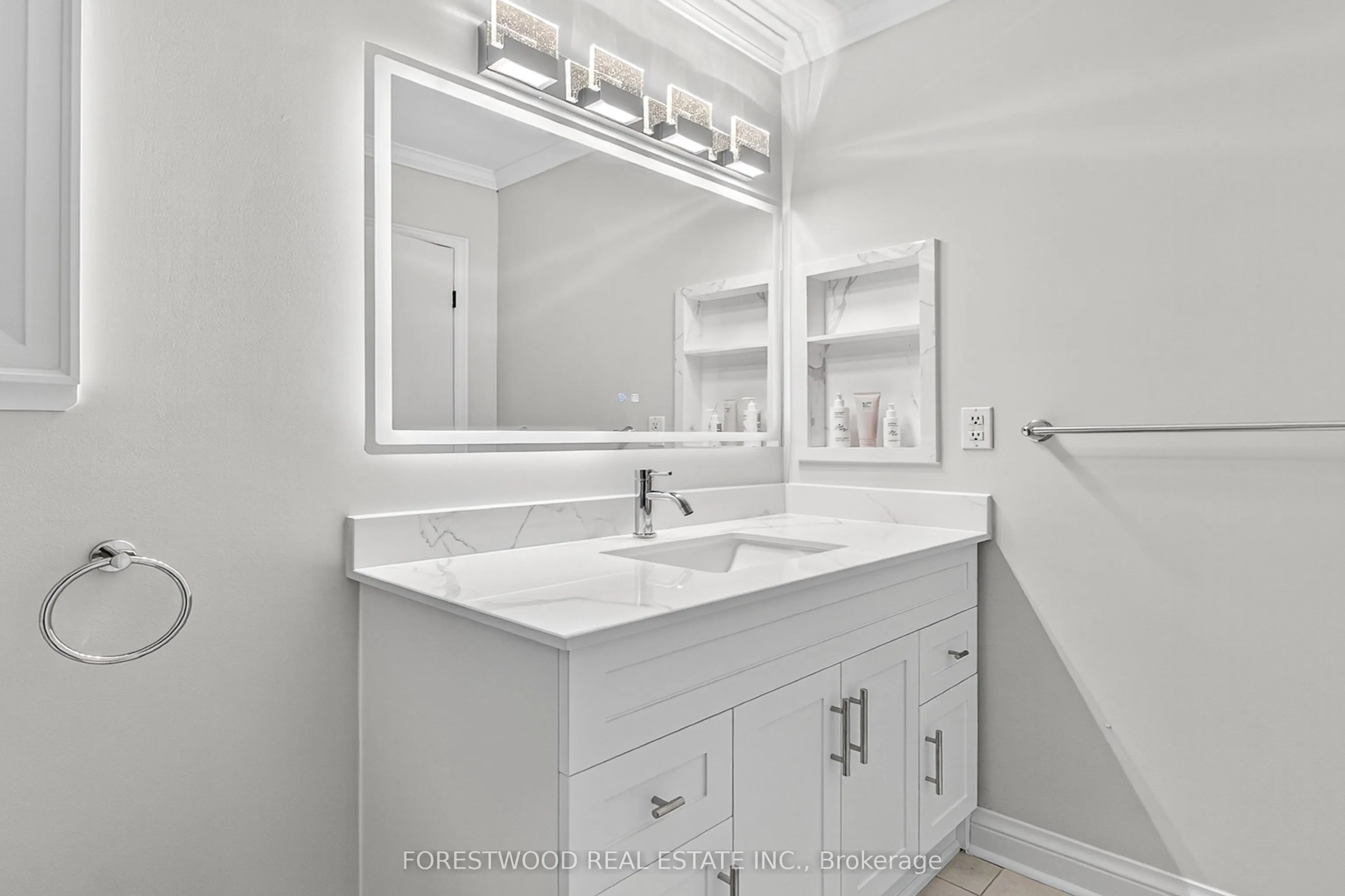 4295 Garnetwood Chase