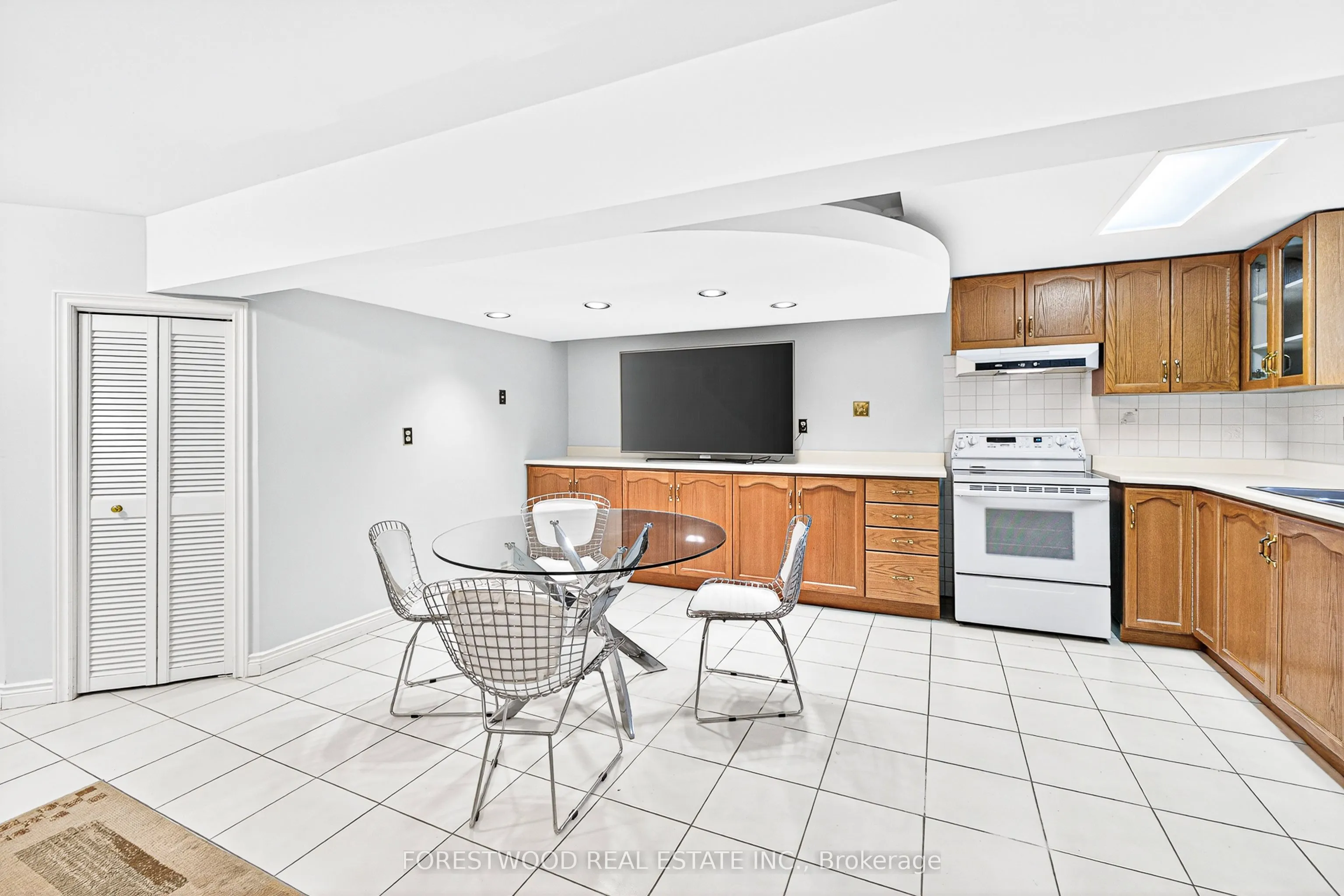 4295 Garnetwood Chase
