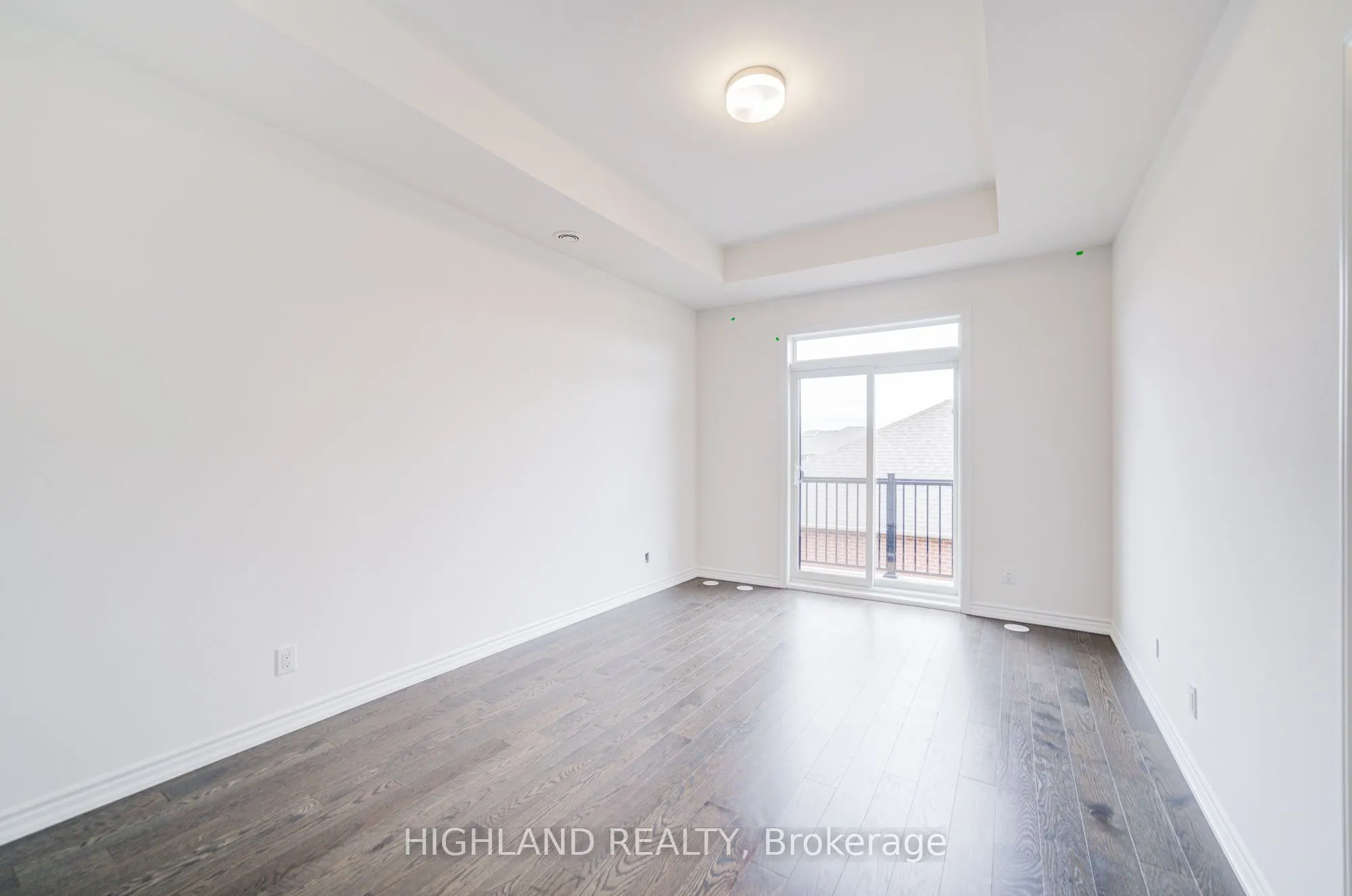 1162 Dartmouth Crescent